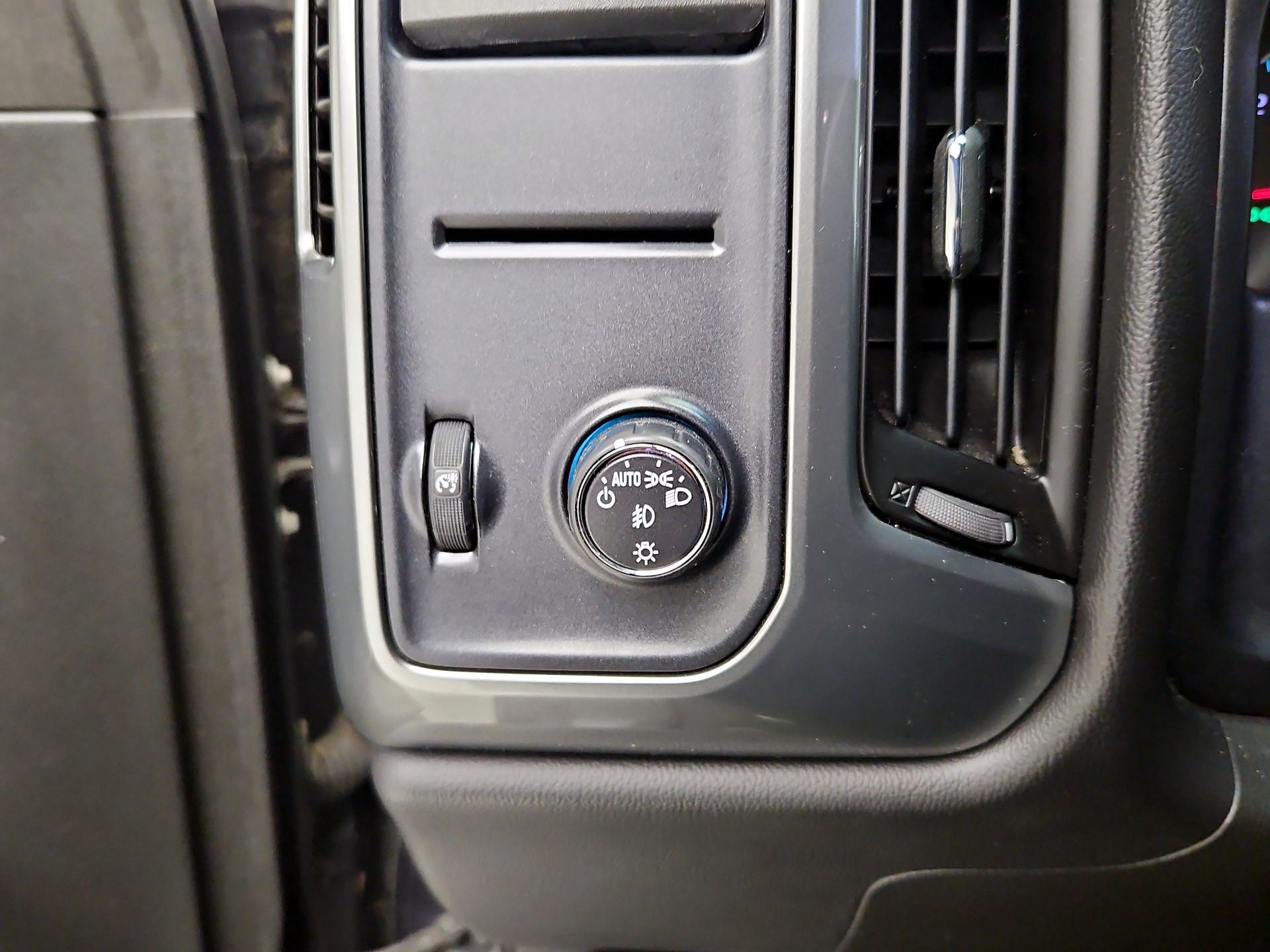 Thumbnail: 2015 Chevrolet Silverado 1500 - 13