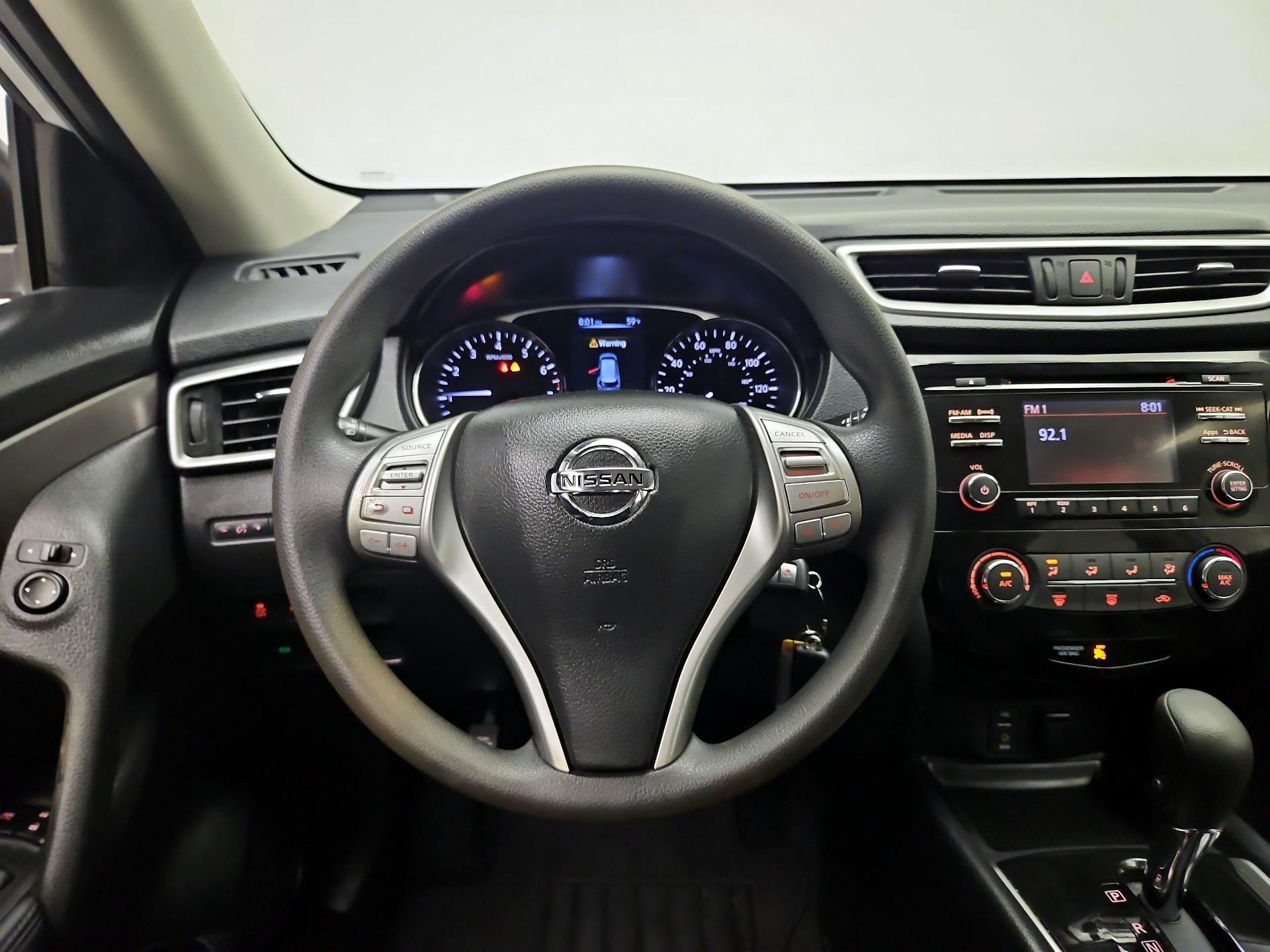 Thumbnail: 2016 Nissan Rogue - 10