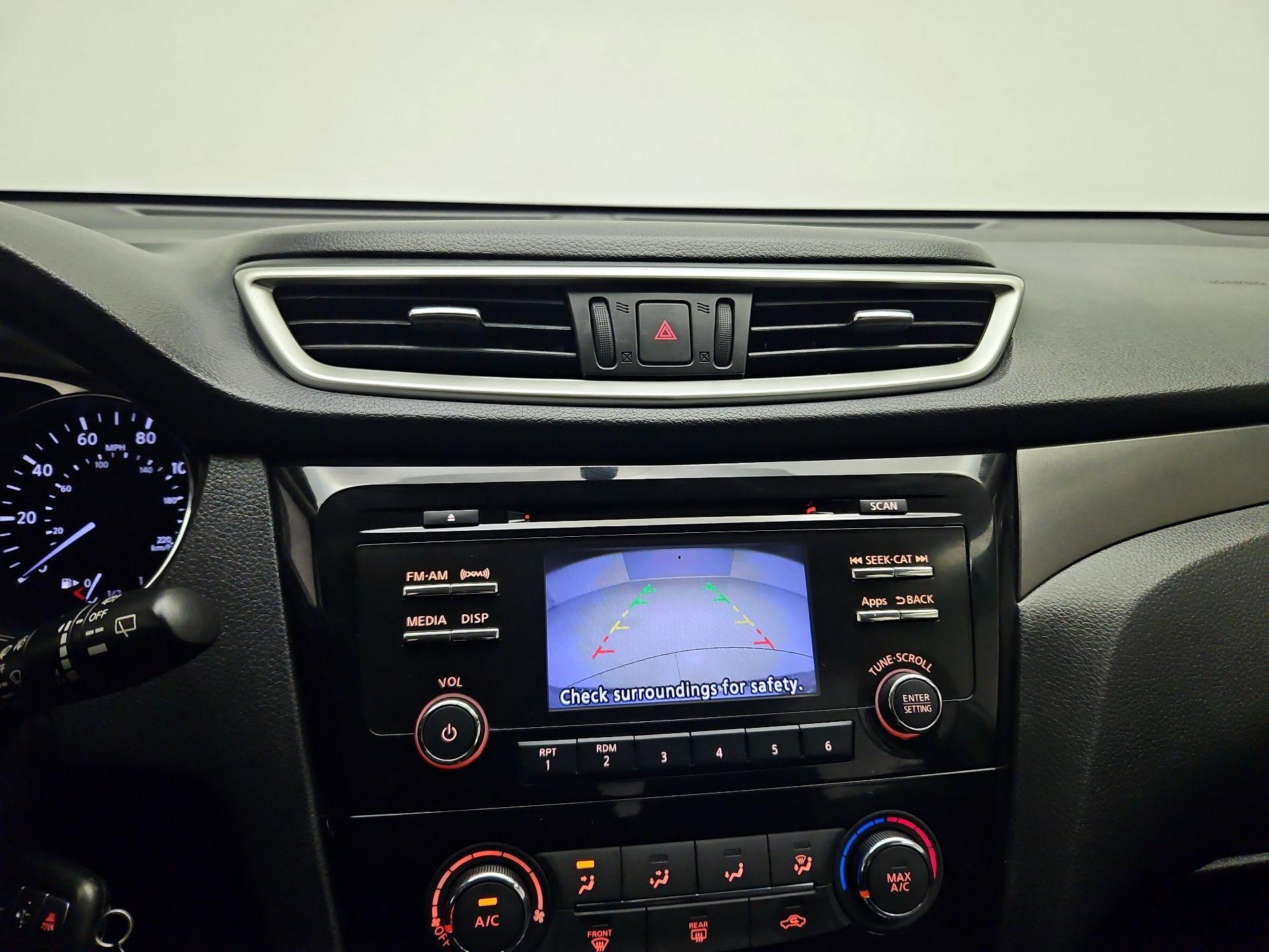 Thumbnail: 2016 Nissan Rogue - 13