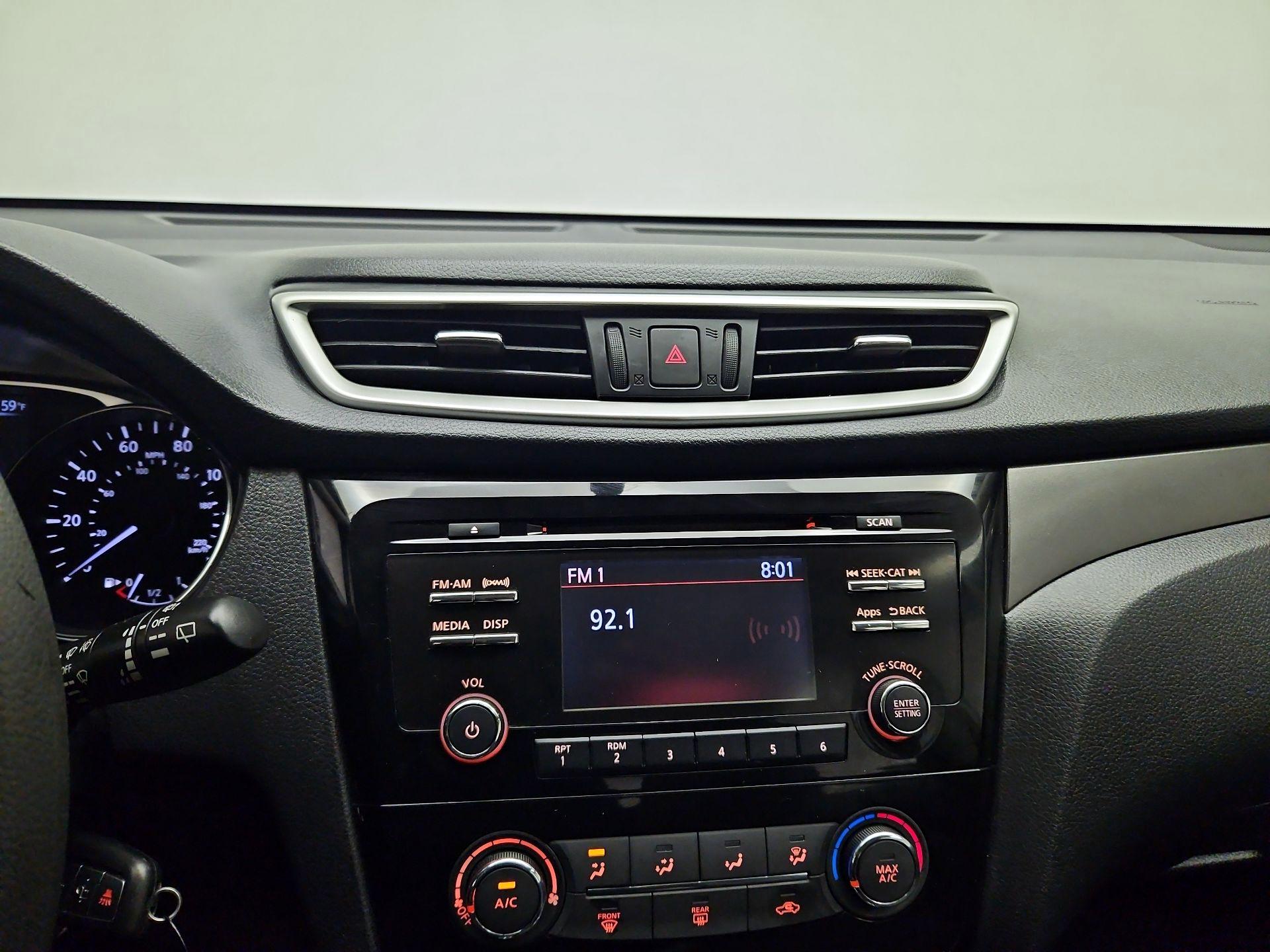 Thumbnail: 2016 Nissan Rogue - 14