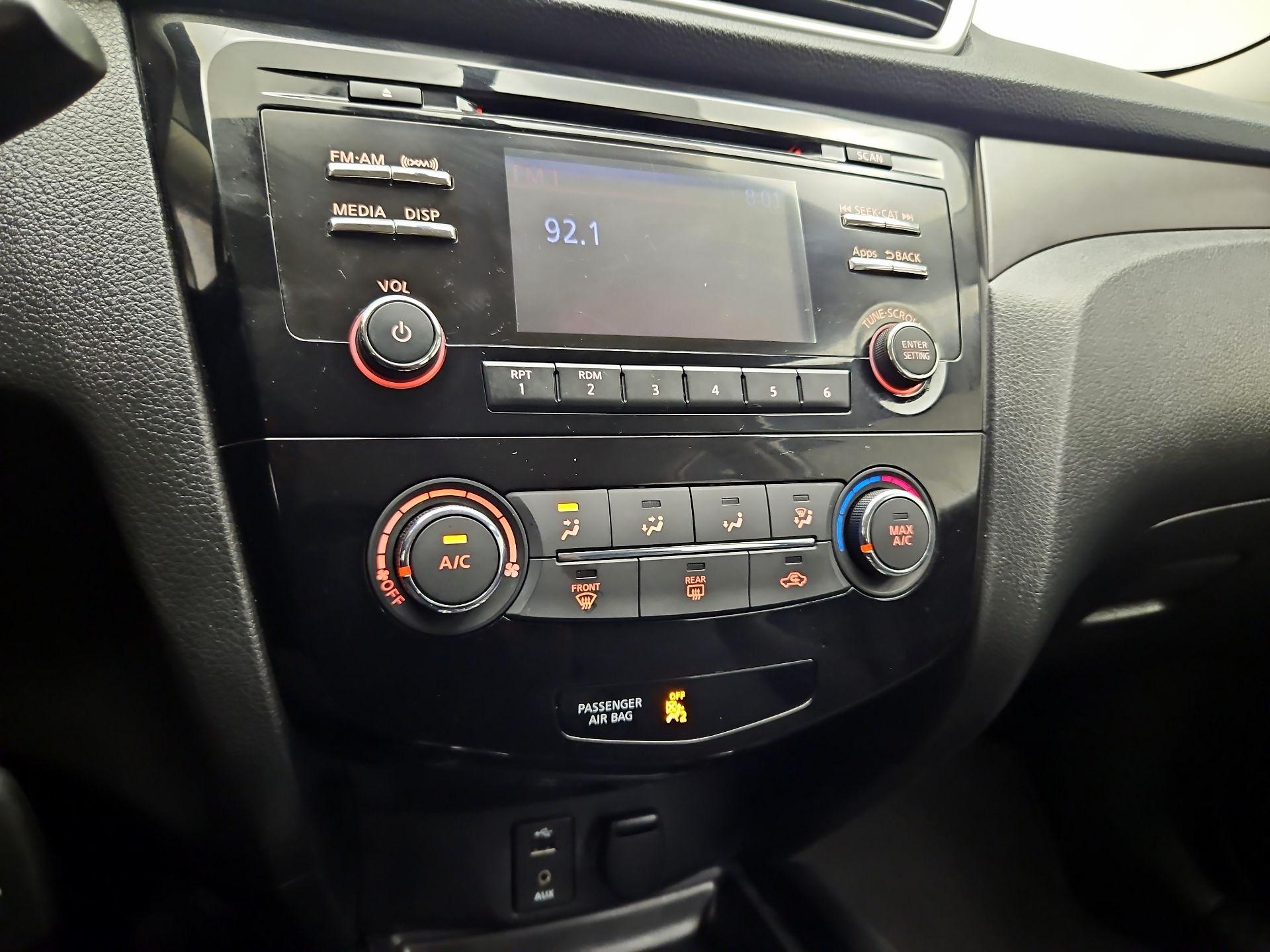 Thumbnail: 2016 Nissan Rogue - 15