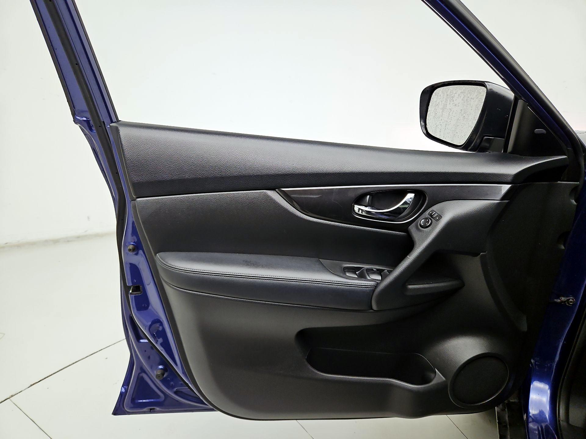 Thumbnail: 2018 Nissan Rogue - 12