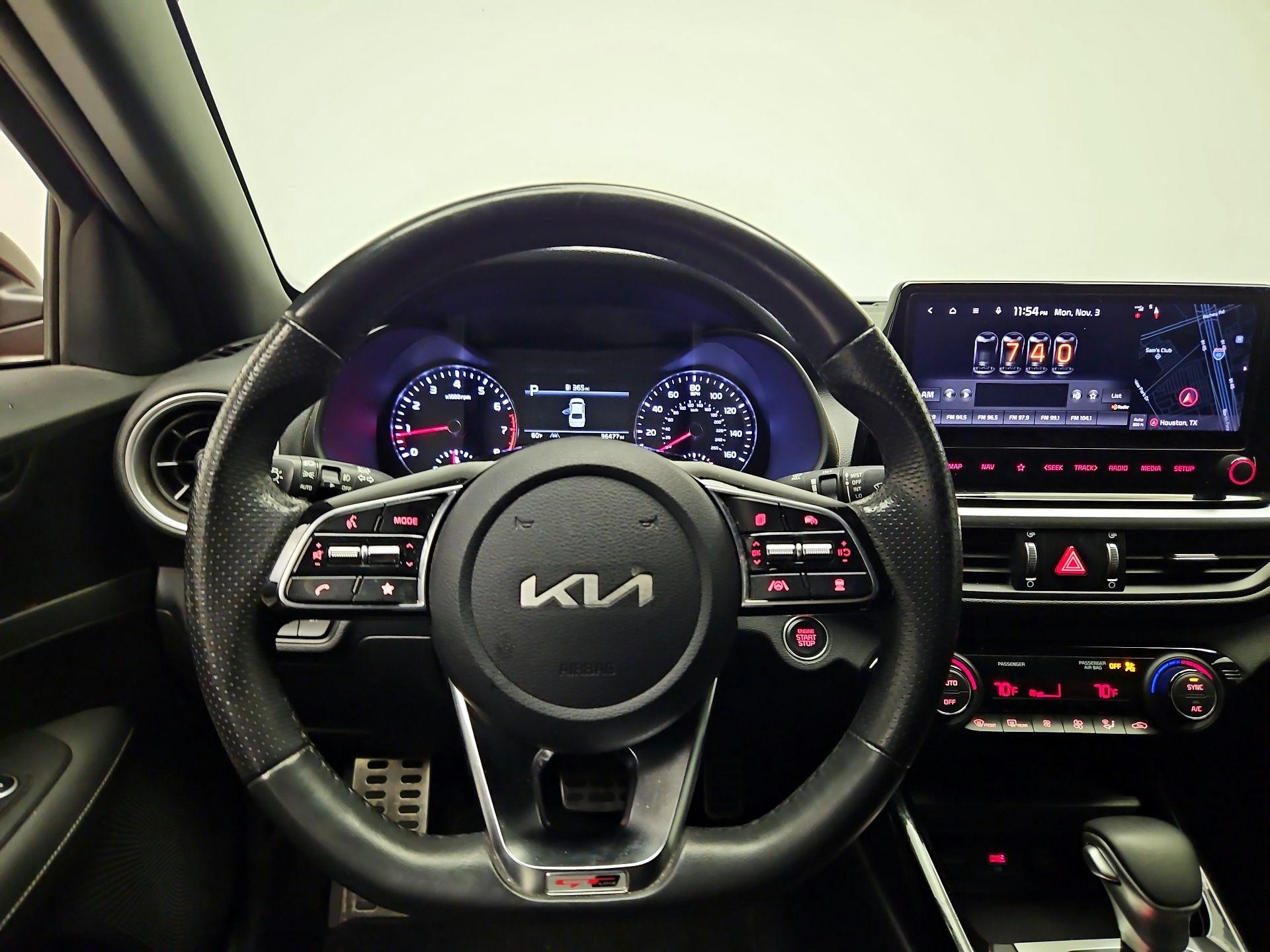 Thumbnail: 2022 Kia Forte - 10