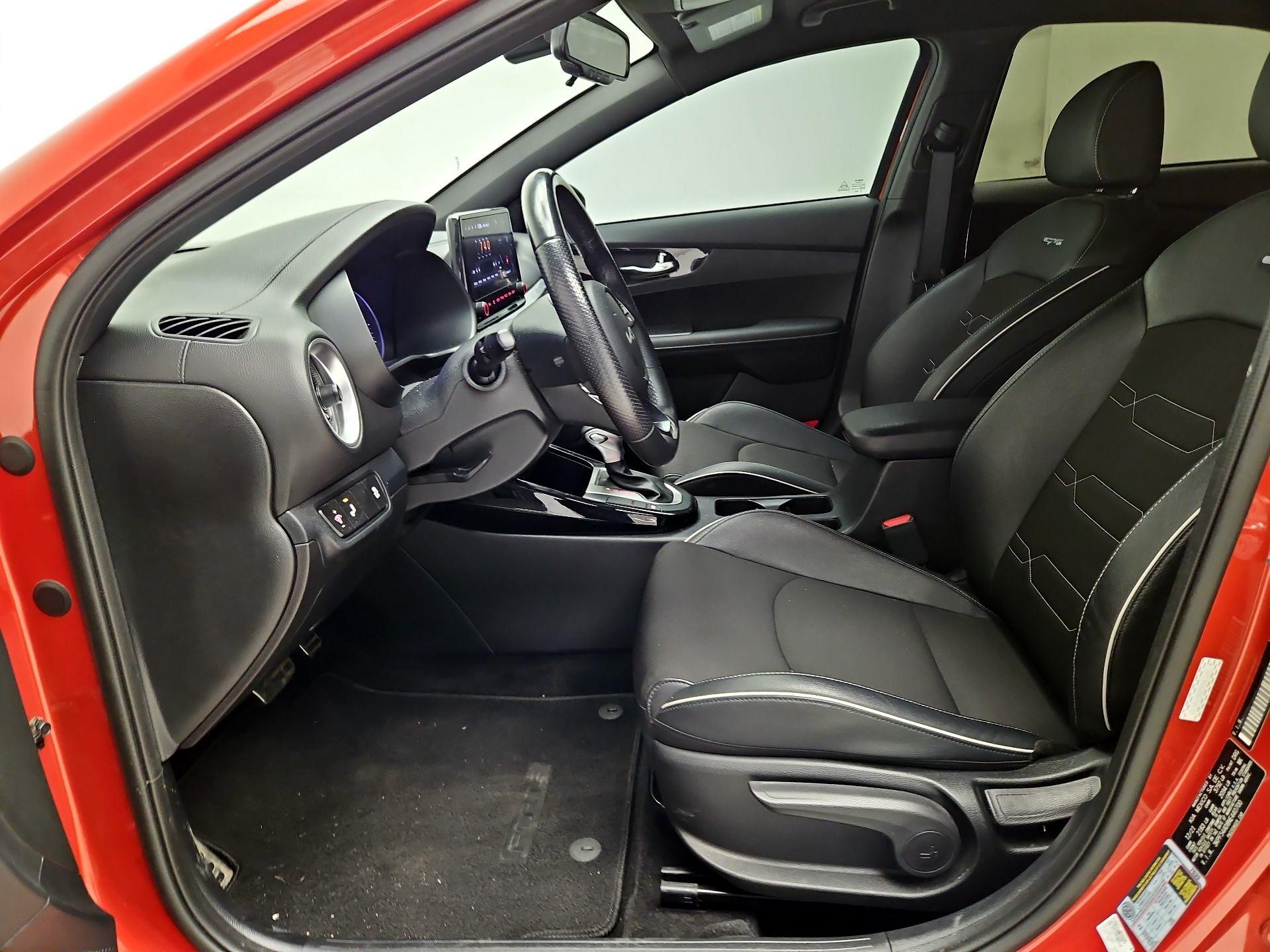 Thumbnail: 2022 Kia Forte - 11