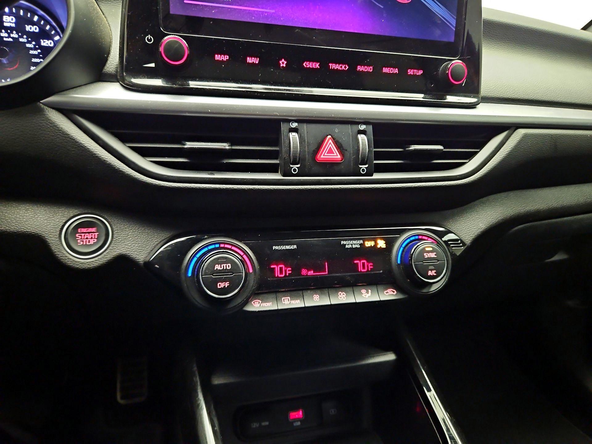 Thumbnail: 2022 Kia Forte - 15