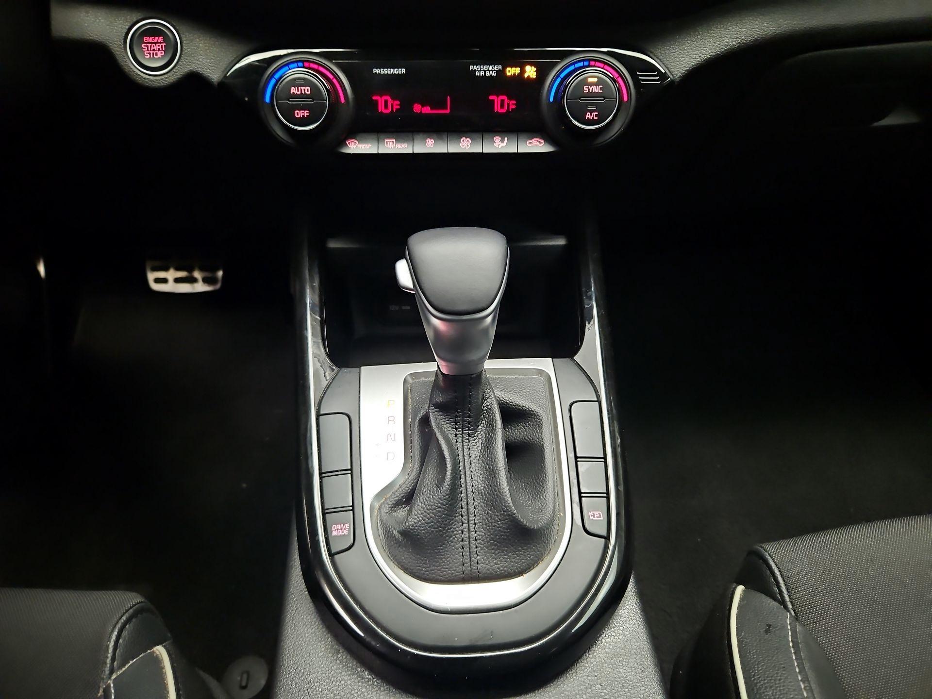 Thumbnail: 2022 Kia Forte - 16