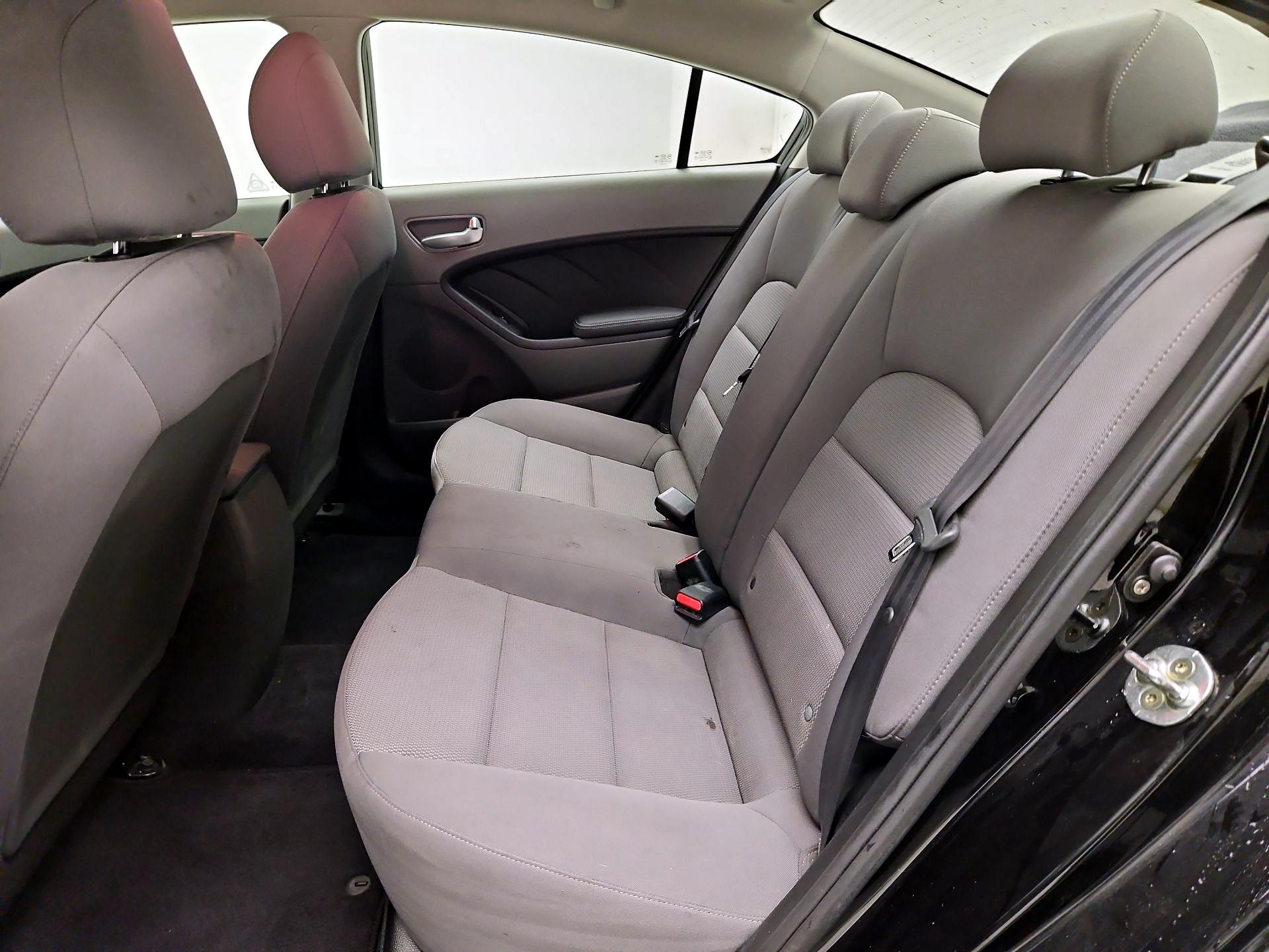 Thumbnail: 2017 Kia Forte - 16