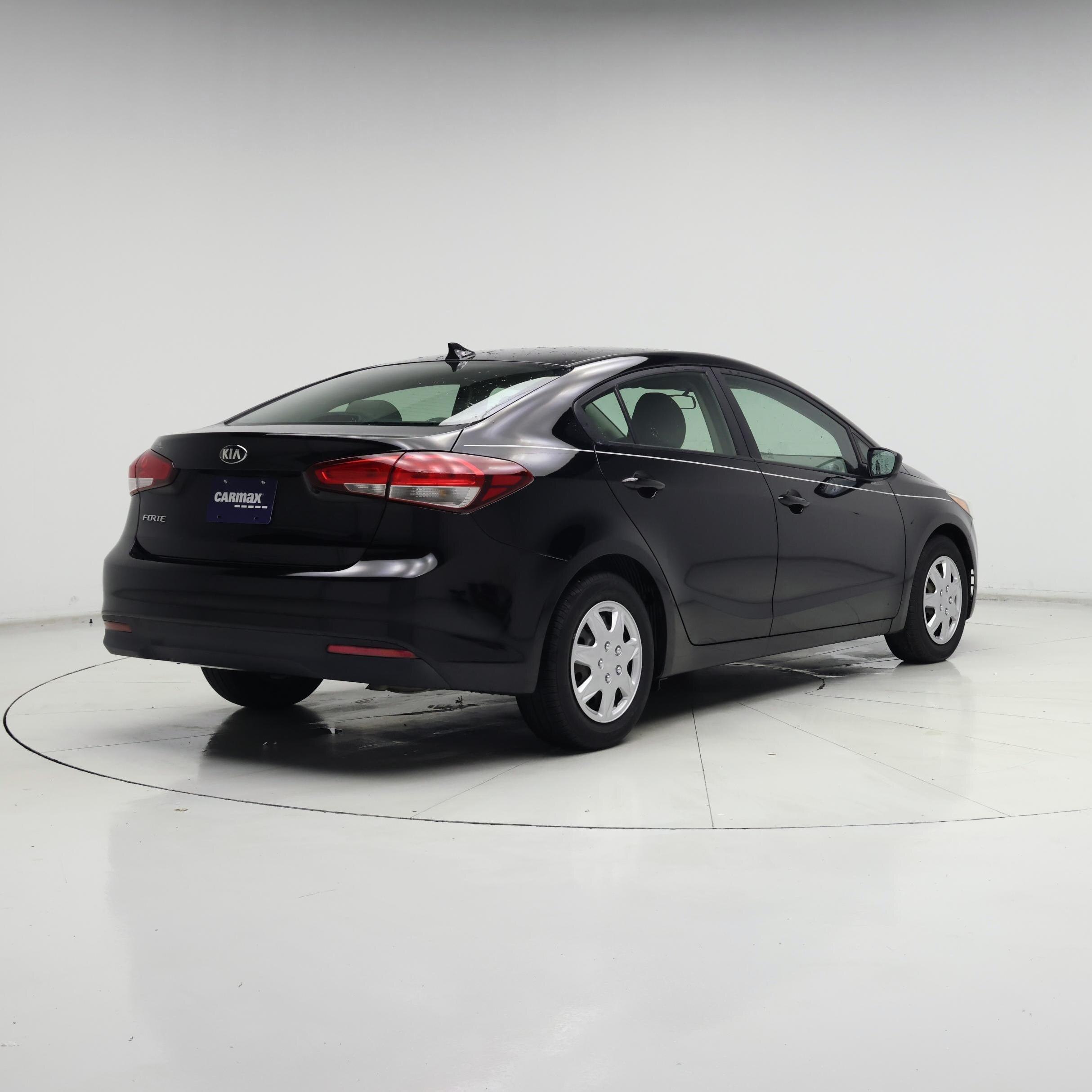 Thumbnail: 2017 Kia Forte - 8