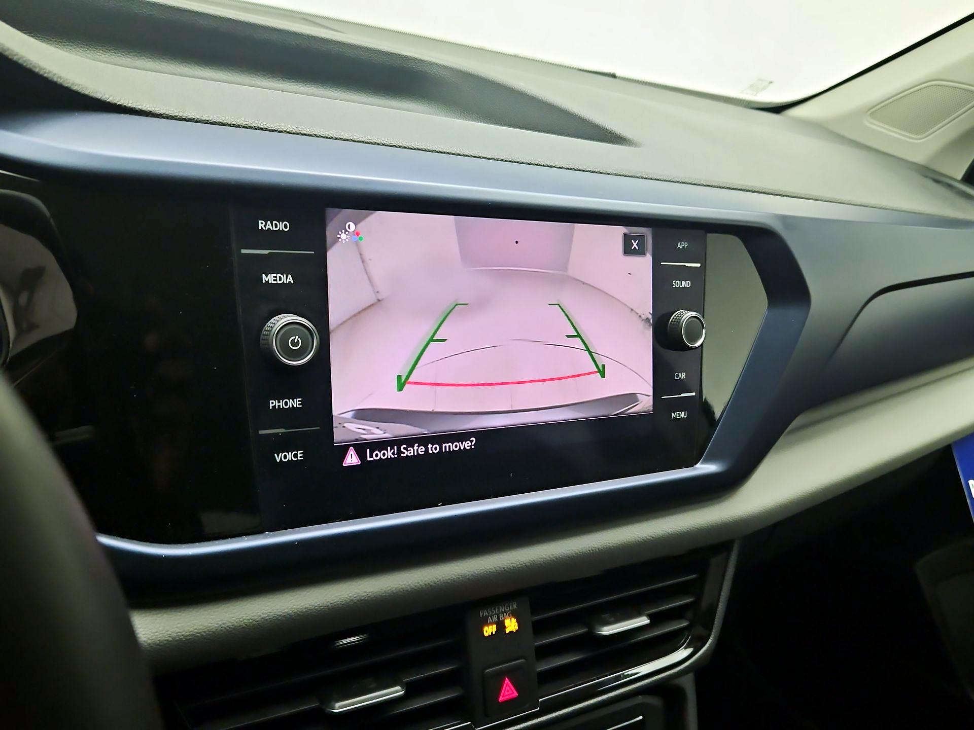 Thumbnail: 2022 Volkswagen Taos - 14