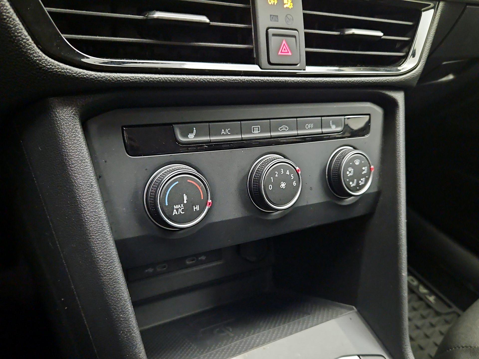 Thumbnail: 2022 Volkswagen Taos - 16