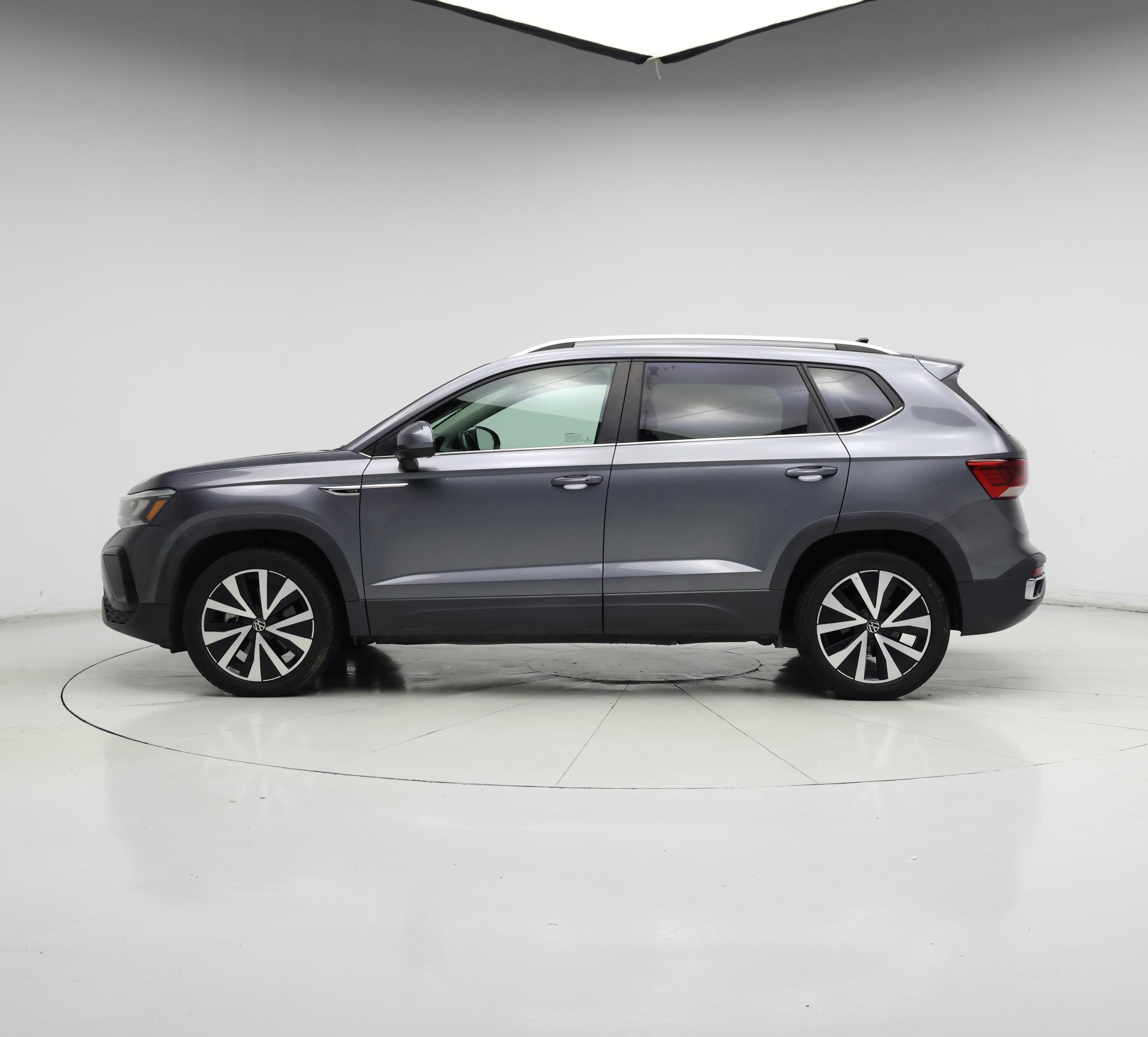 Thumbnail: 2022 Volkswagen Taos - 3