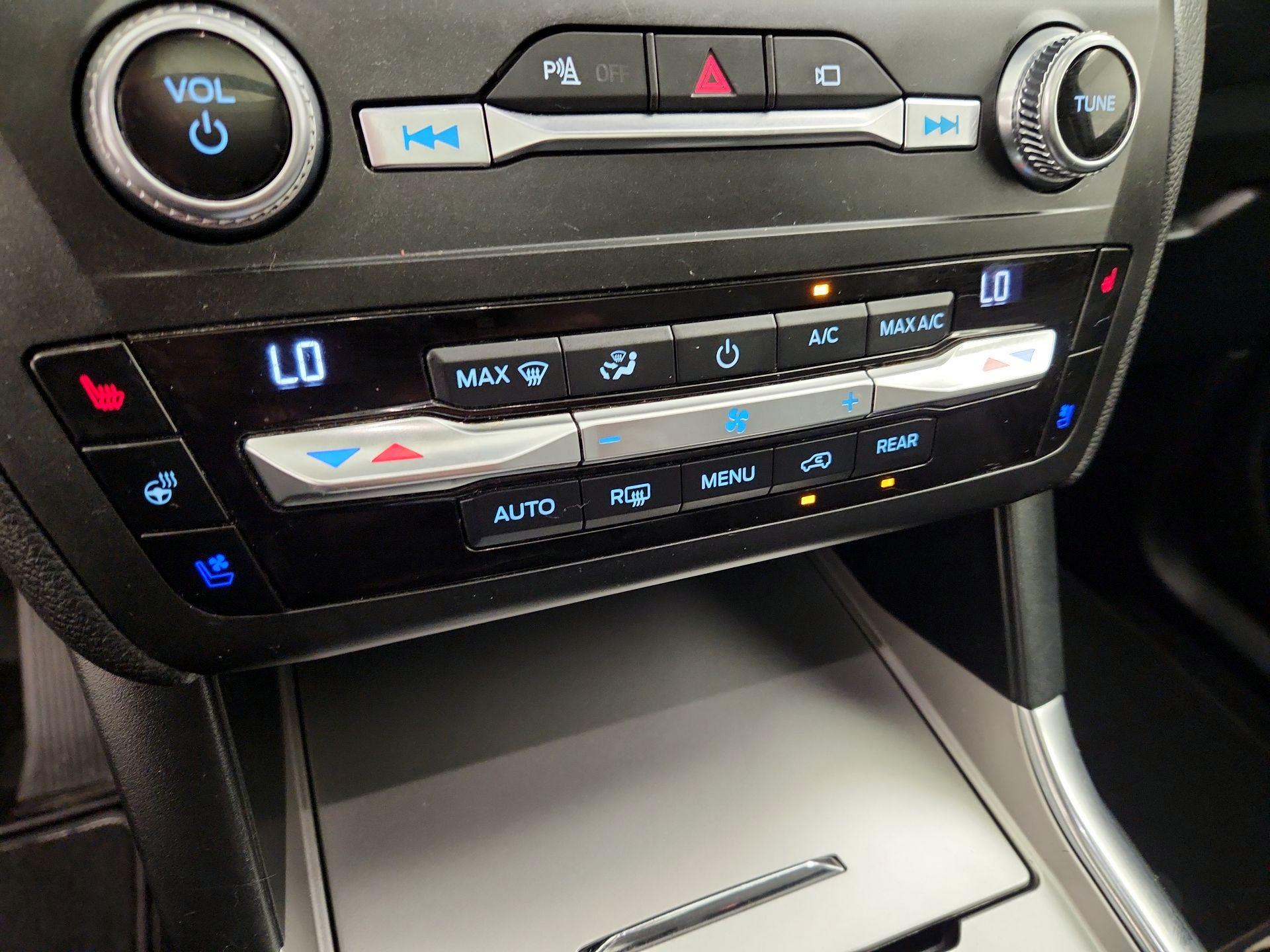 Thumbnail: 2020 Ford Explorer - 17