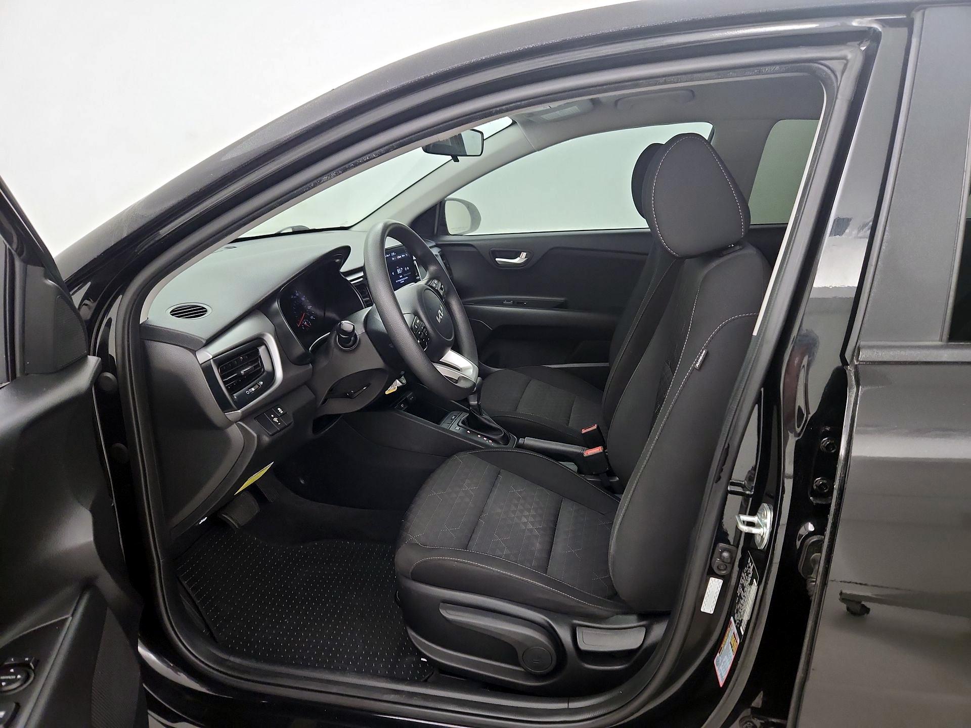 Thumbnail: 2022 Kia Rio - 11