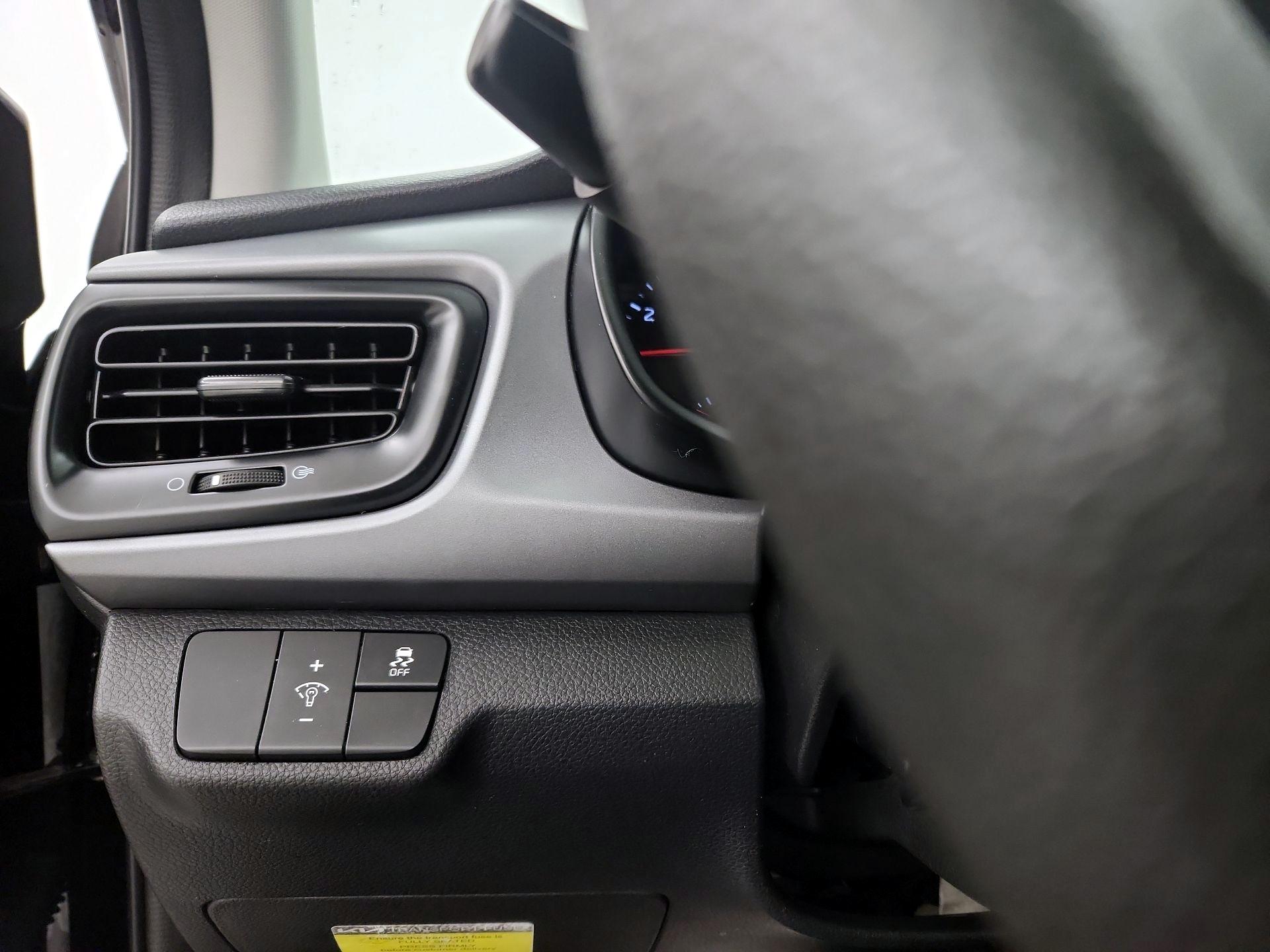 Thumbnail: 2022 Kia Rio - 13