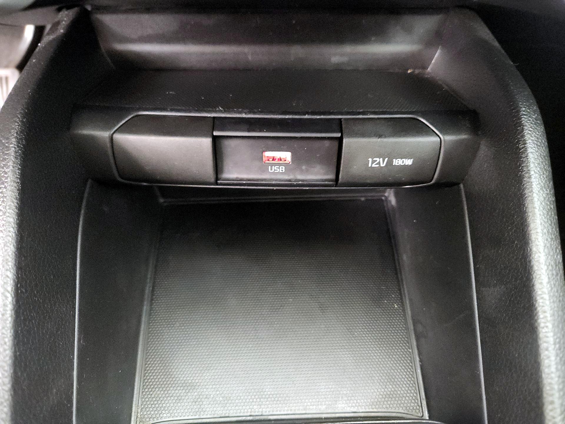 Thumbnail: 2022 Kia Rio - 18