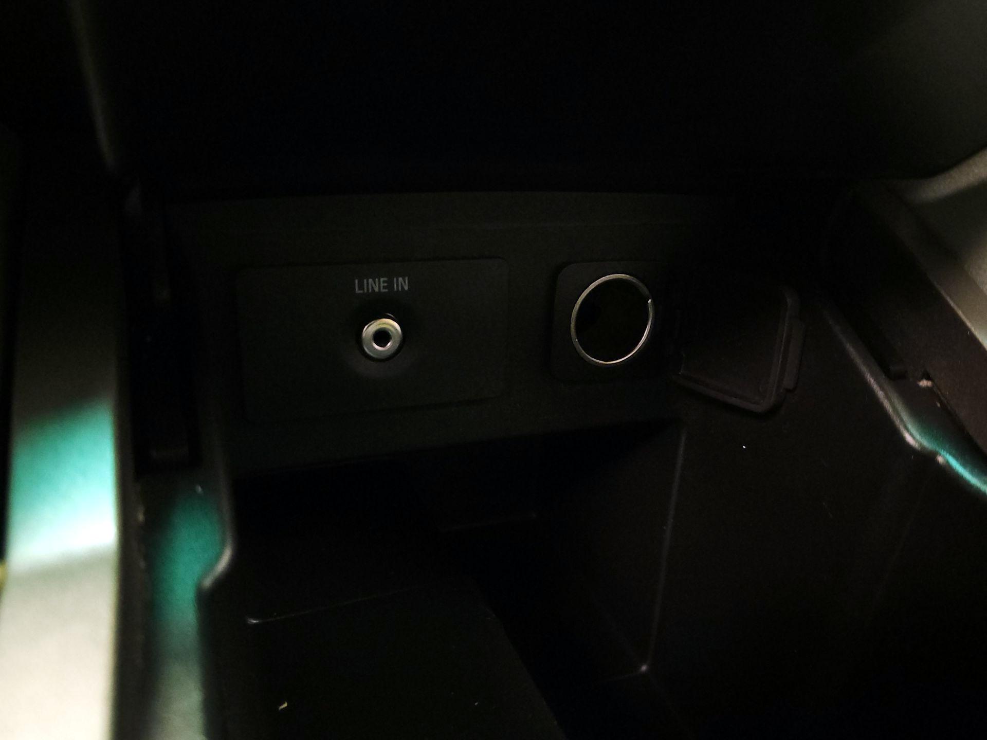 Thumbnail: 2014 Ford Explorer - 17