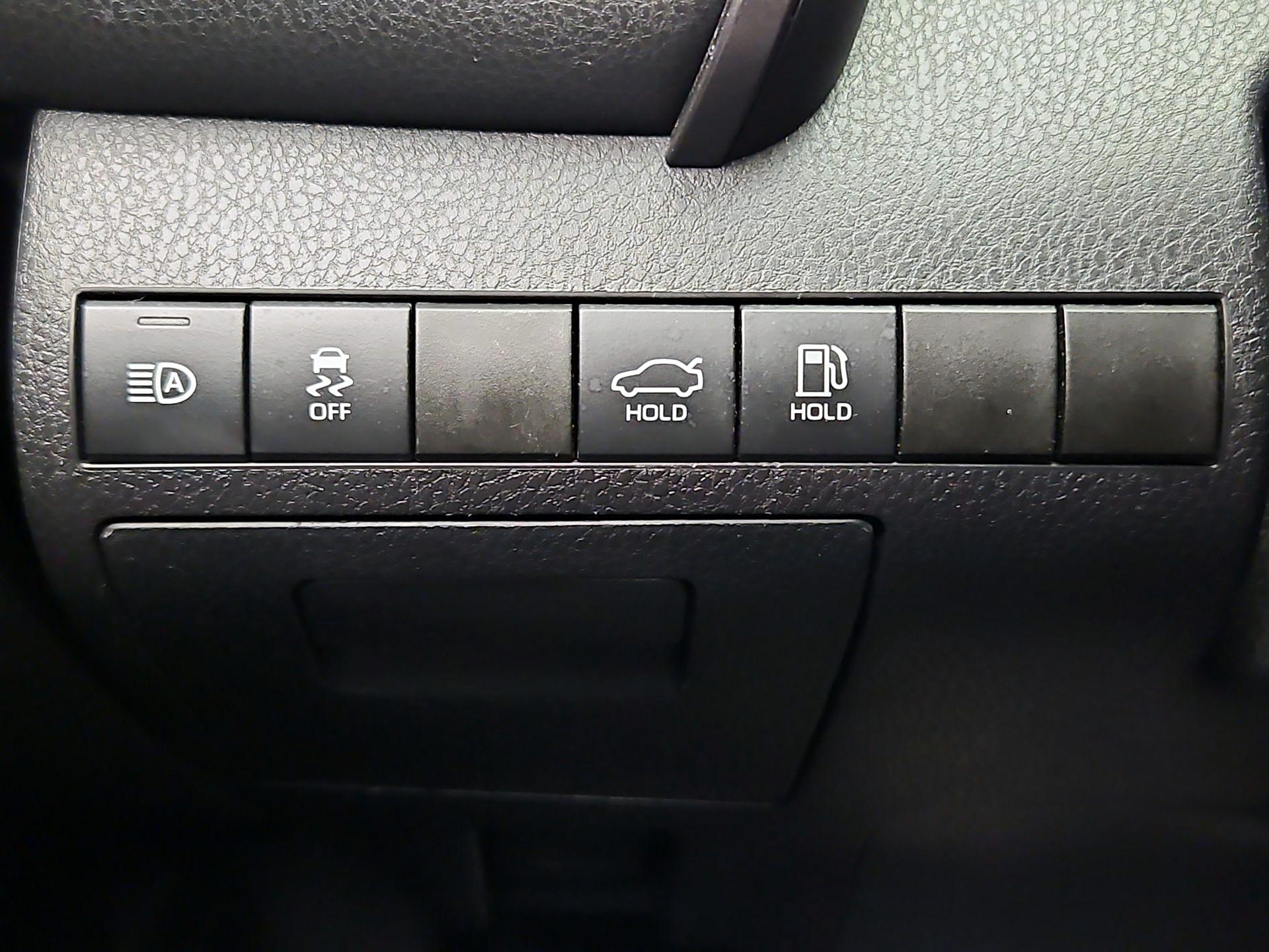 Thumbnail: 2020 Toyota Camry - 13