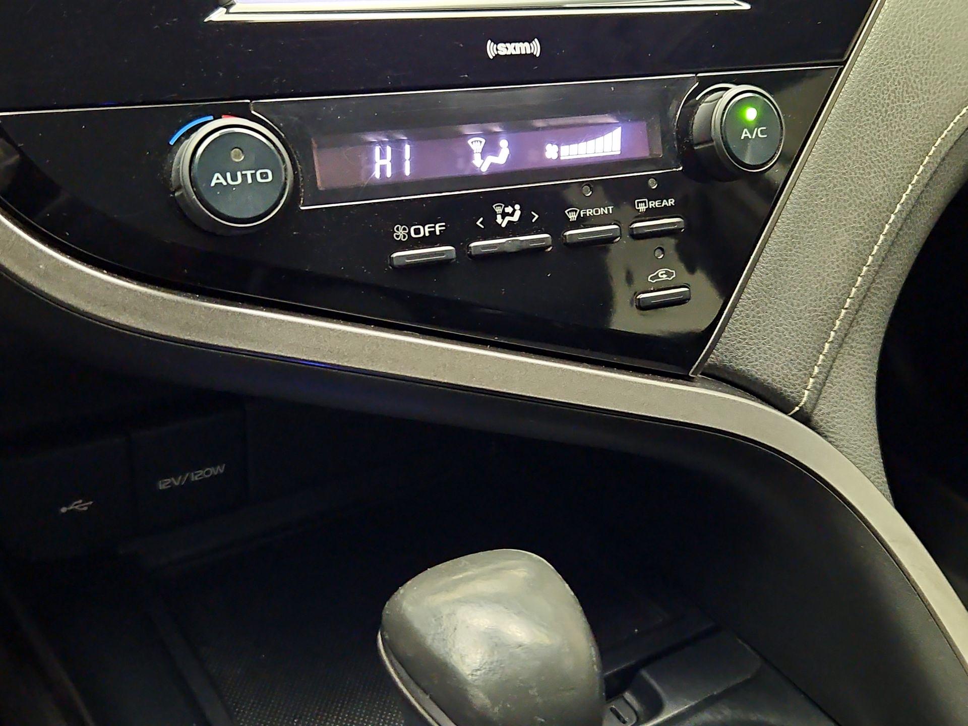 Thumbnail: 2020 Toyota Camry - 16