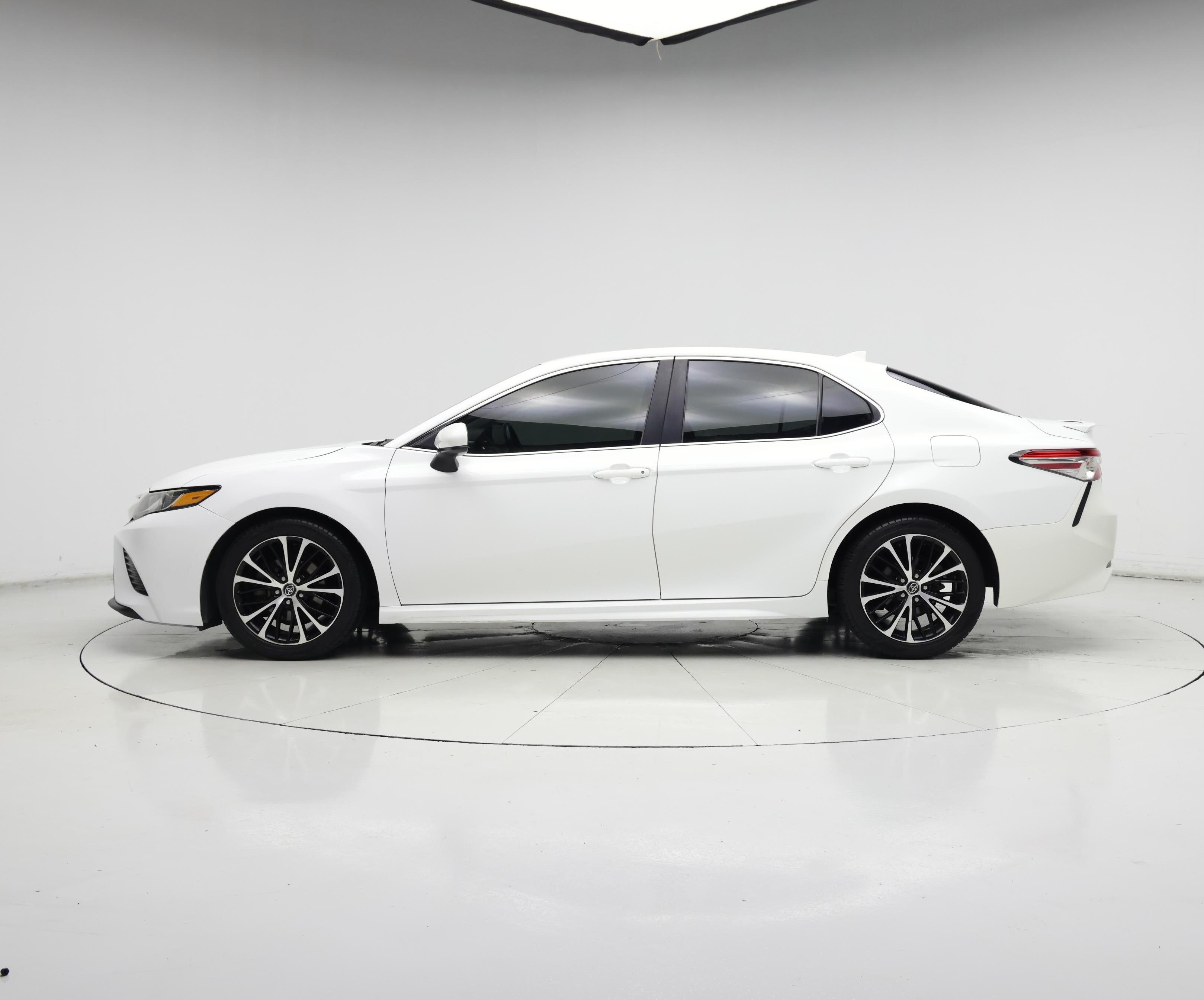 Thumbnail: 2020 Toyota Camry - 3