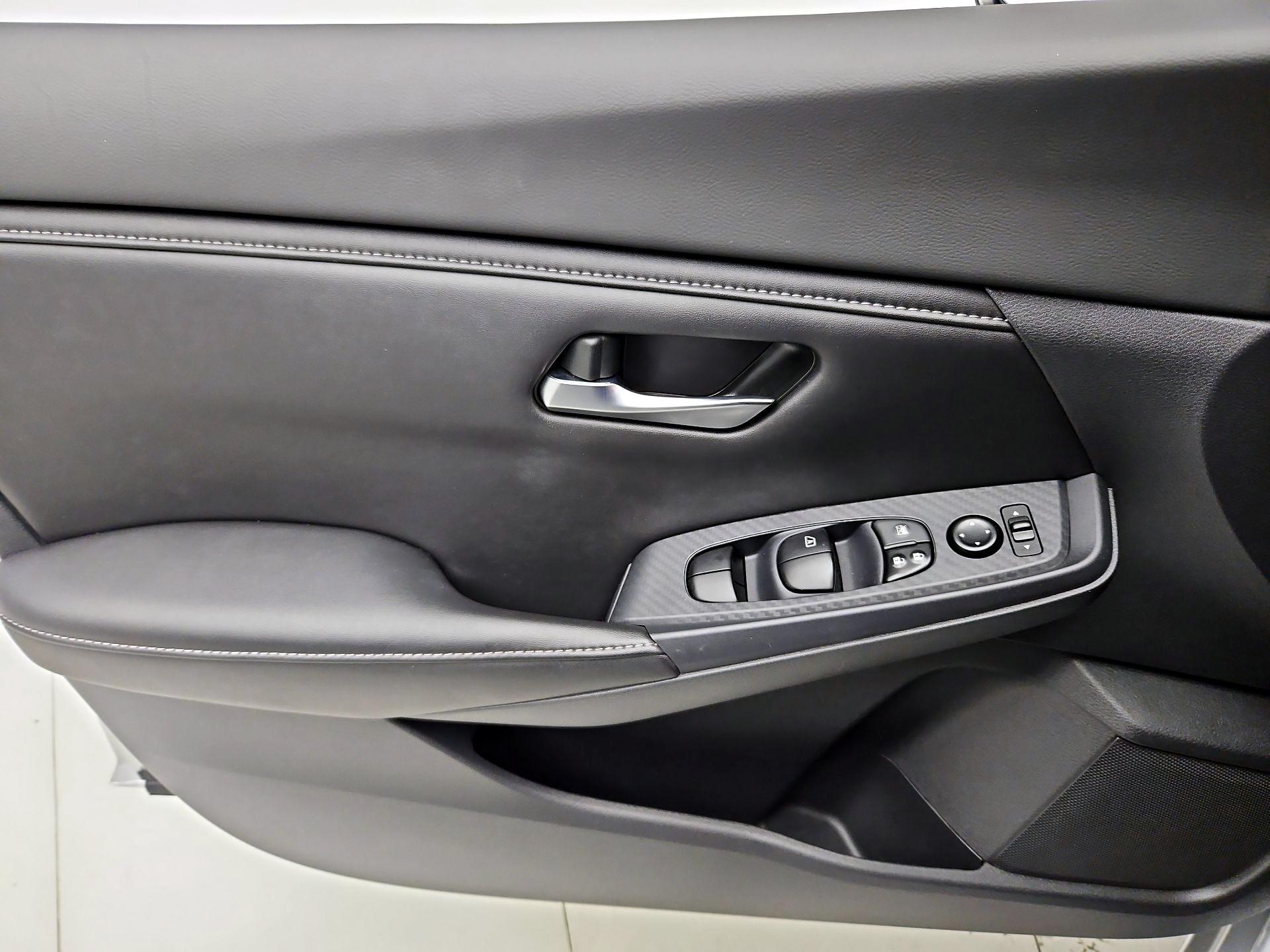 Thumbnail: 2022 Nissan Sentra - 12