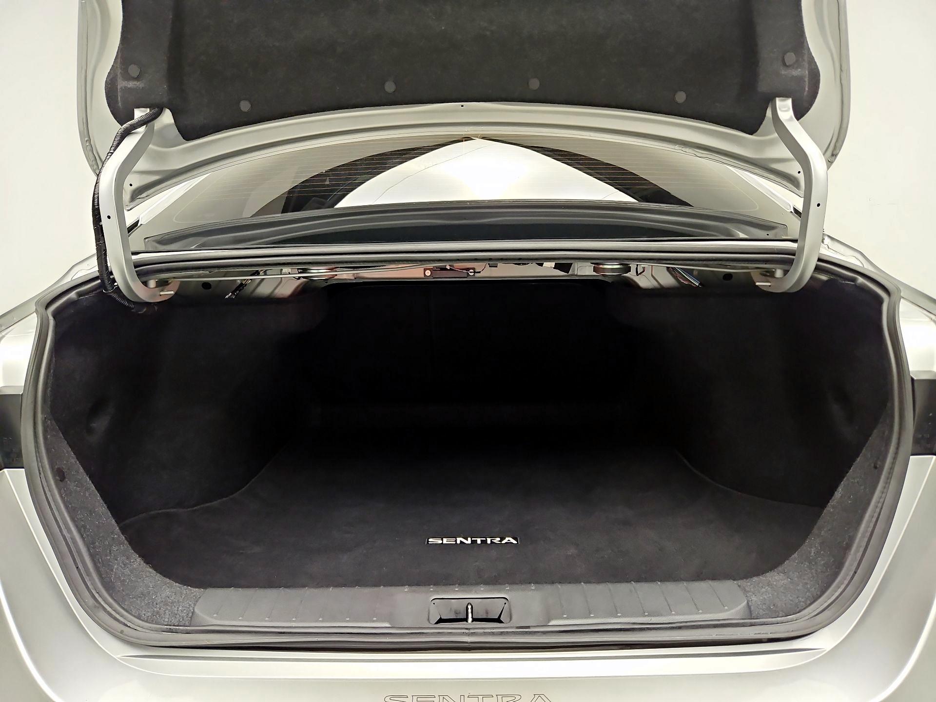 Thumbnail: 2022 Nissan Sentra - 20