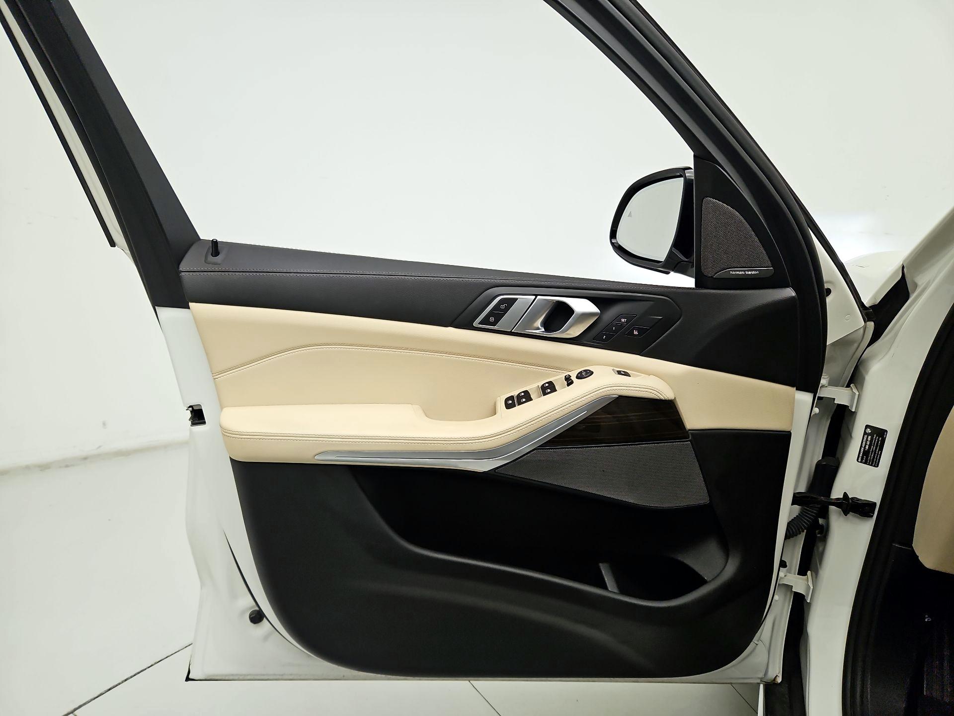 Thumbnail: 2021 BMW X5 - 12