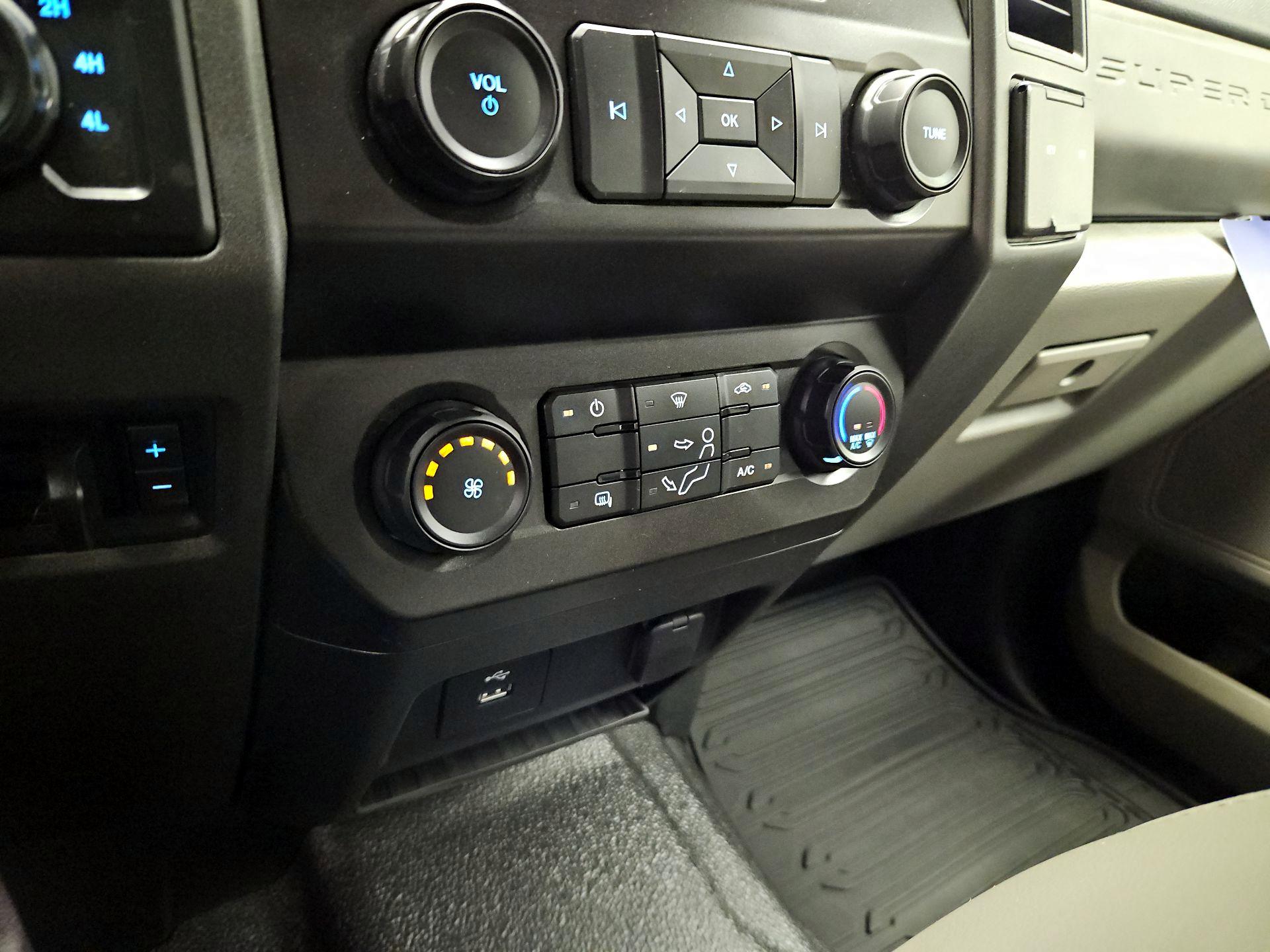 Thumbnail: 2020 Ford F-250 - 16