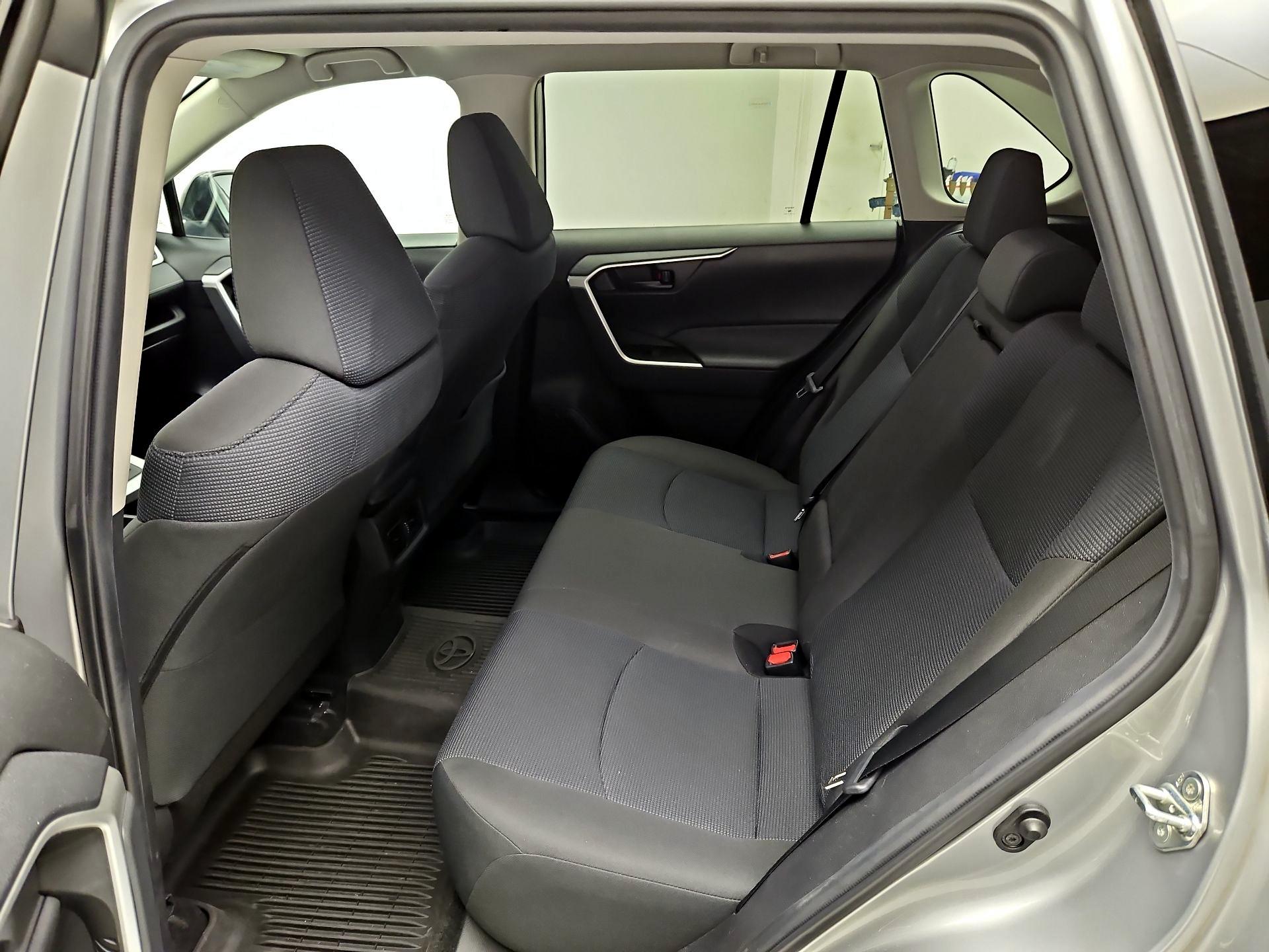 Thumbnail: 2022 Toyota RAV4 - 19