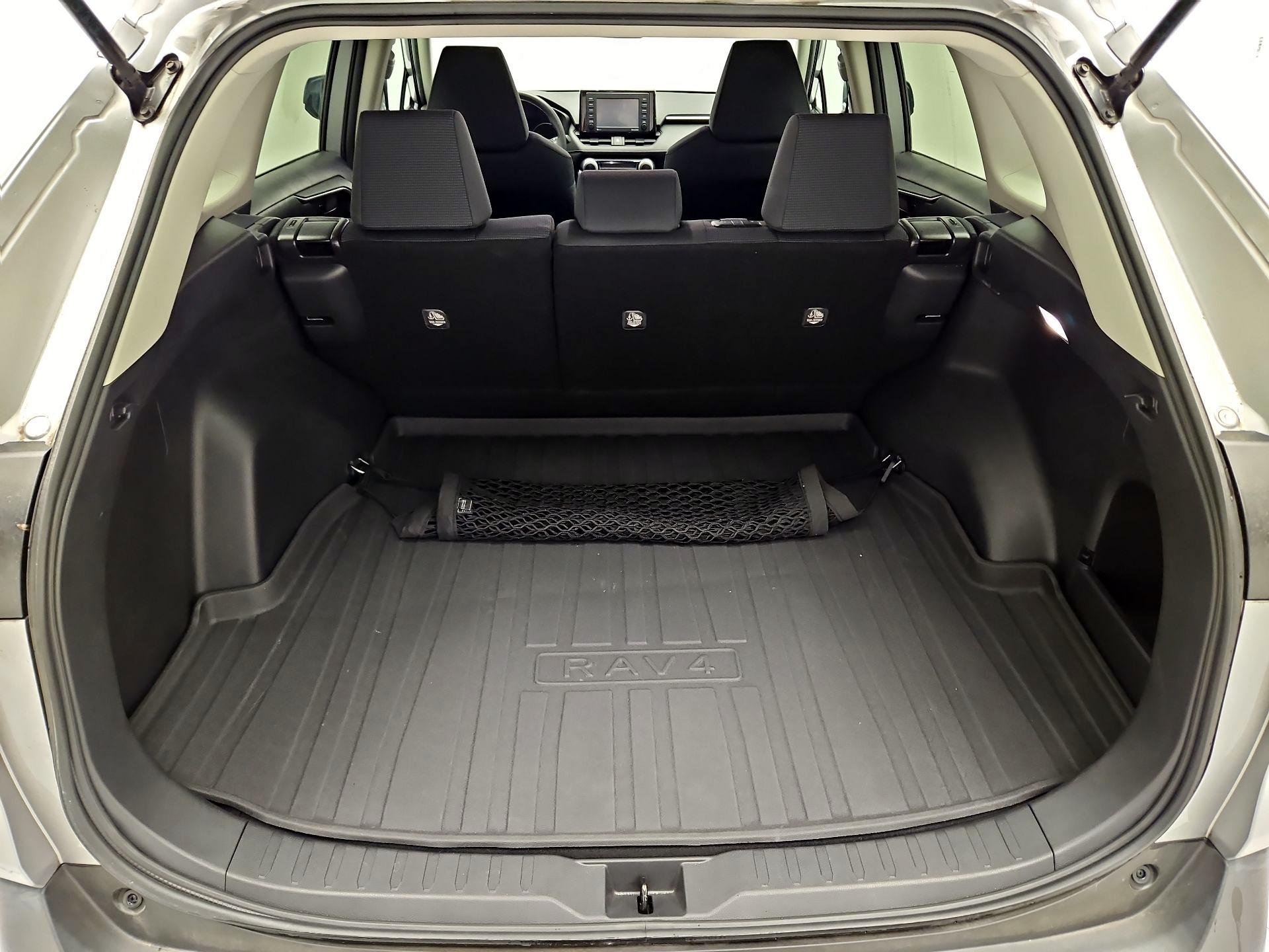 Thumbnail: 2022 Toyota RAV4 - 20