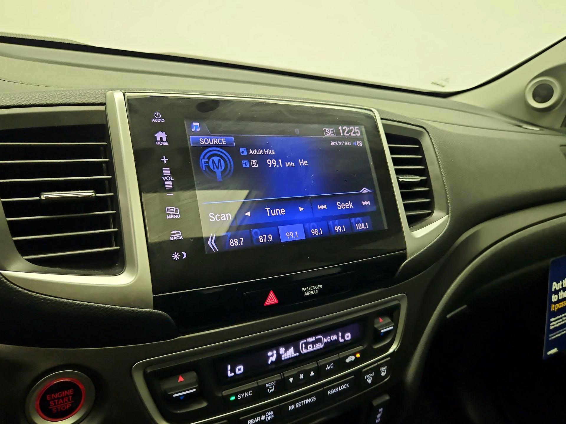 Thumbnail: 2018 Honda Pilot - 15