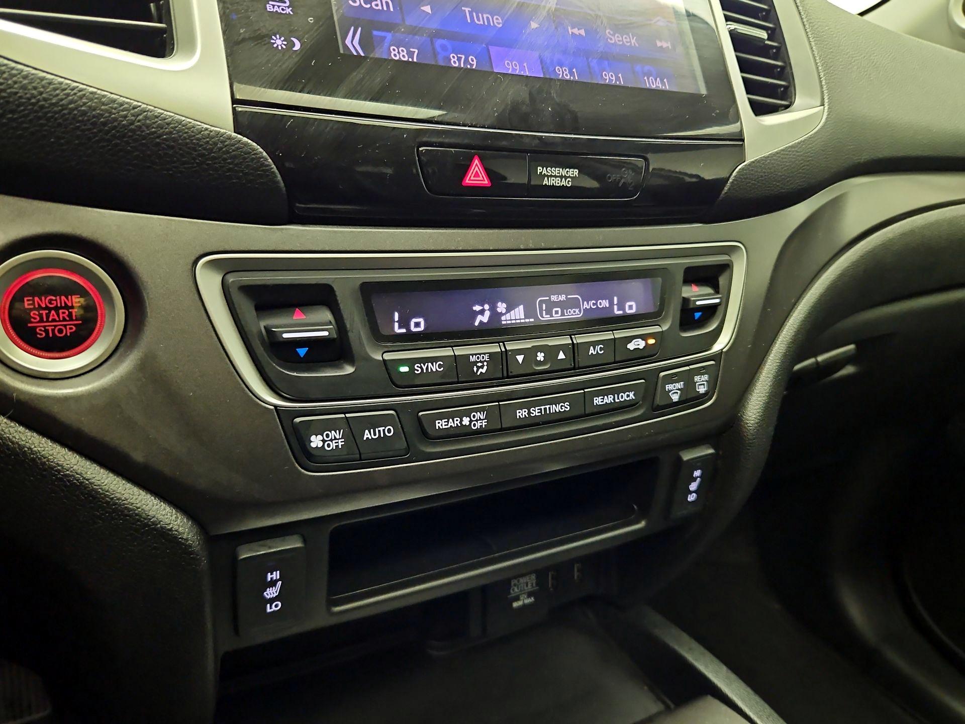 Thumbnail: 2018 Honda Pilot - 16