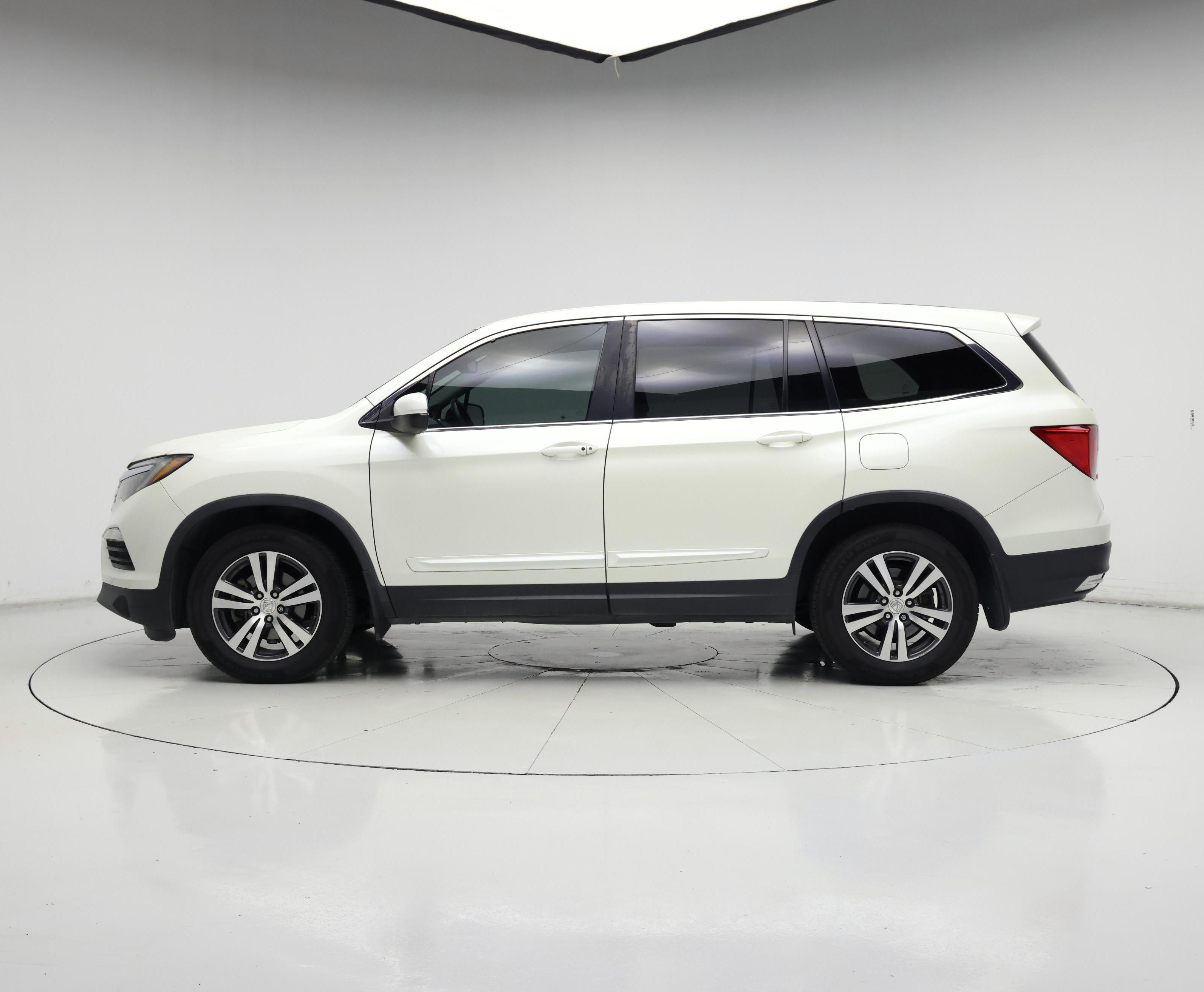 Thumbnail: 2018 Honda Pilot - 3