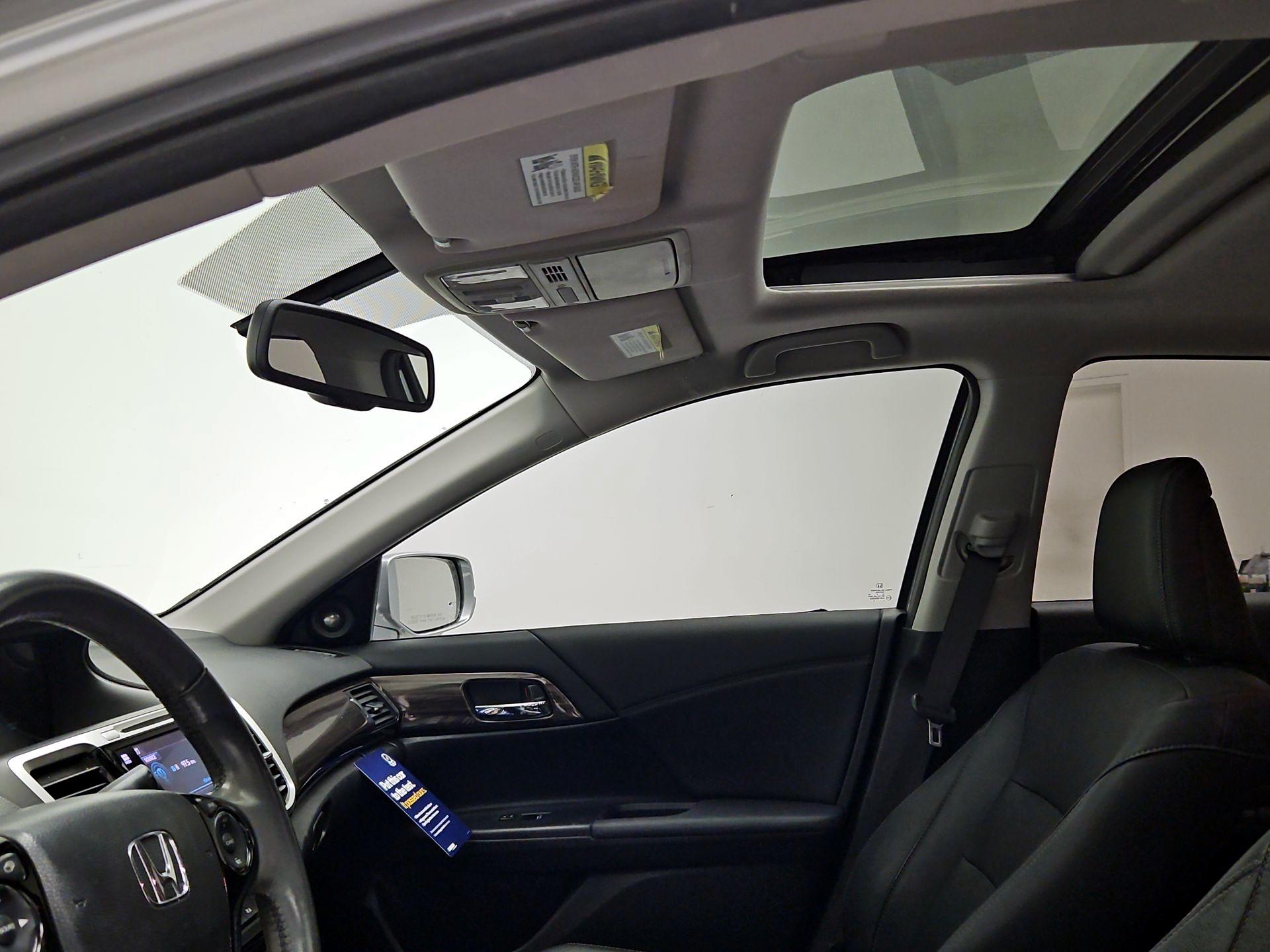 Thumbnail: 2017 Honda Accord - 19