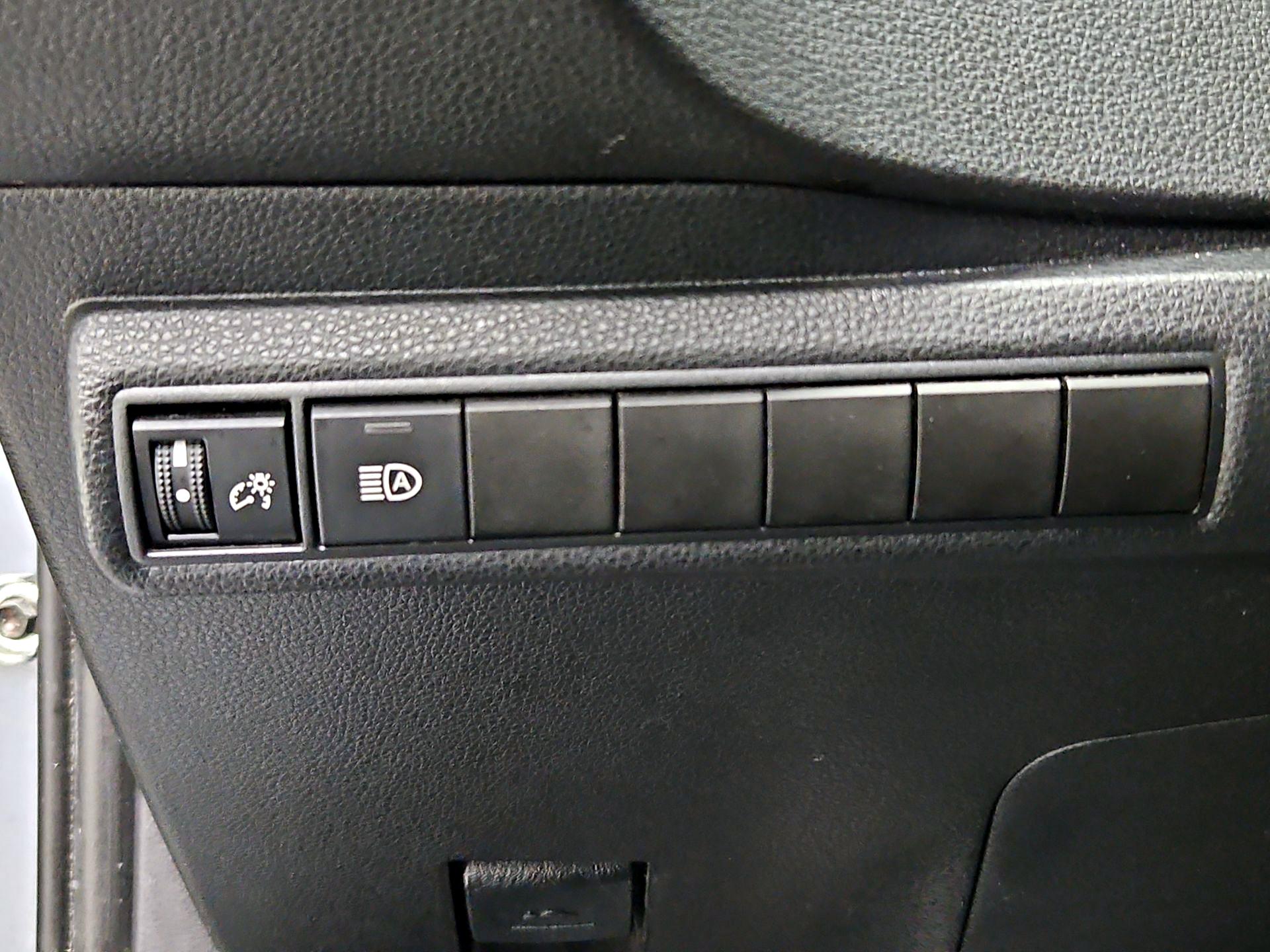 Thumbnail: 2020 Toyota Corolla - 13