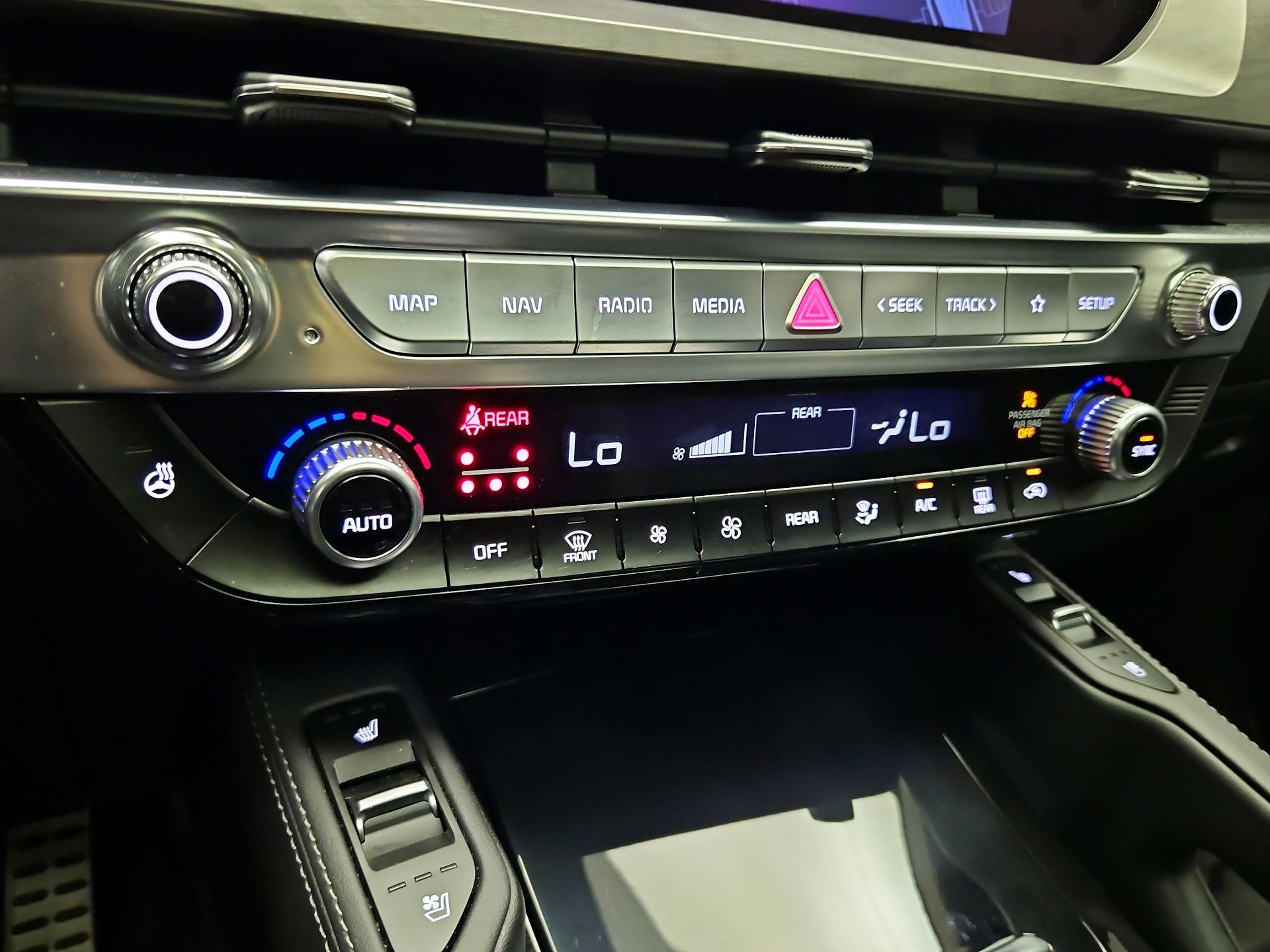 Thumbnail: 2023 Kia Telluride - 17