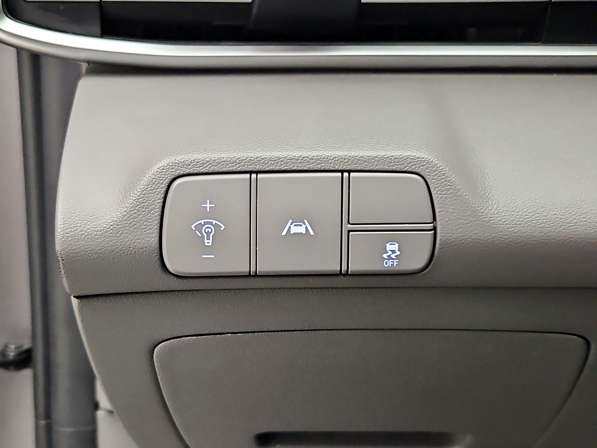 Thumbnail: 2023 Hyundai Elantra - 13