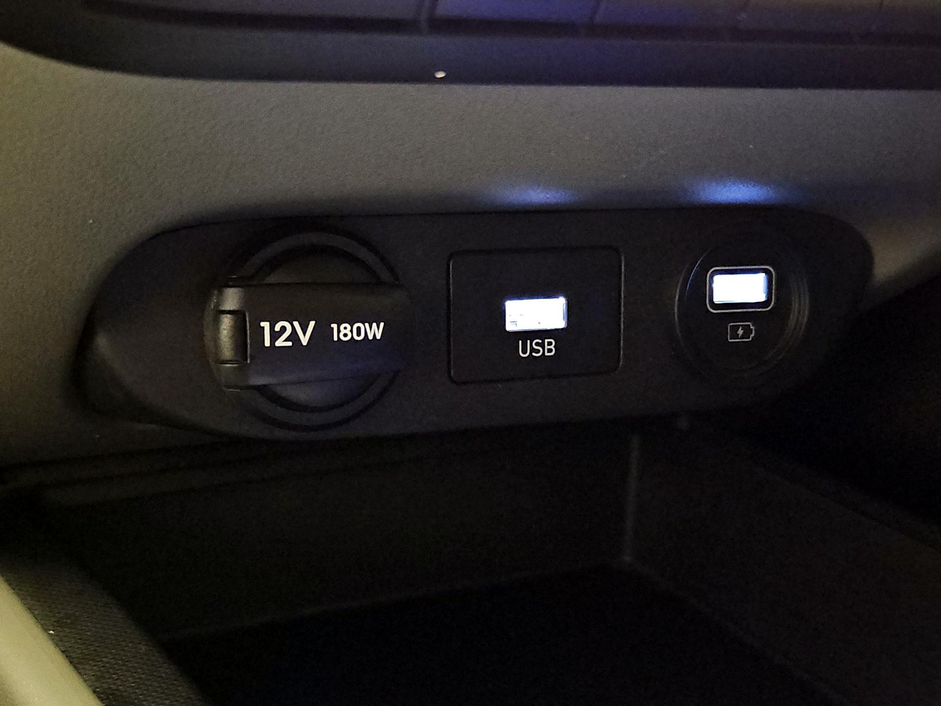 Thumbnail: 2023 Hyundai Elantra - 18