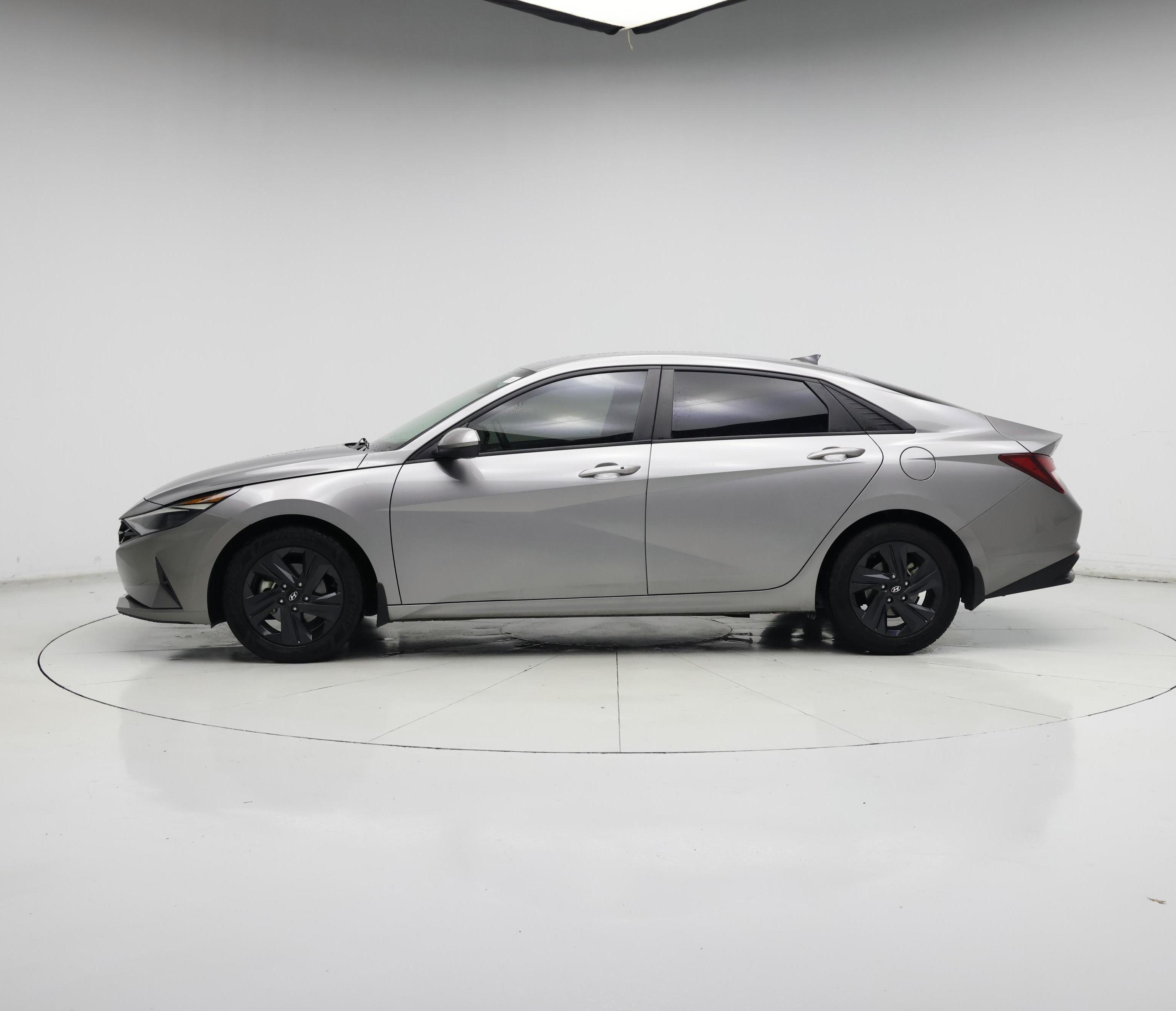 Thumbnail: 2023 Hyundai Elantra - 3