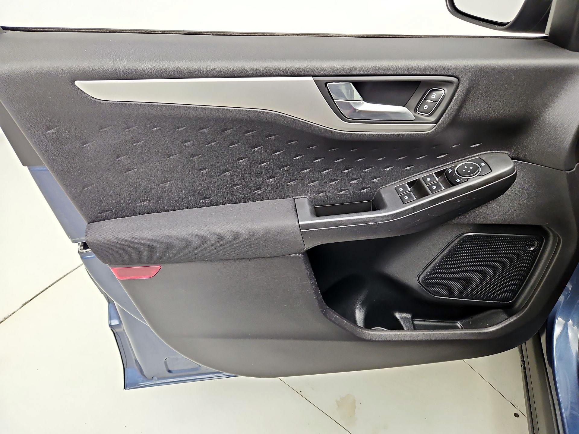 Thumbnail: 2020 Ford Escape - 12