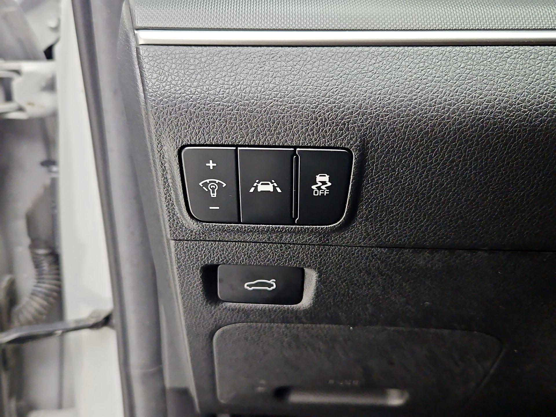 Thumbnail: 2023 Kia K5 - 13