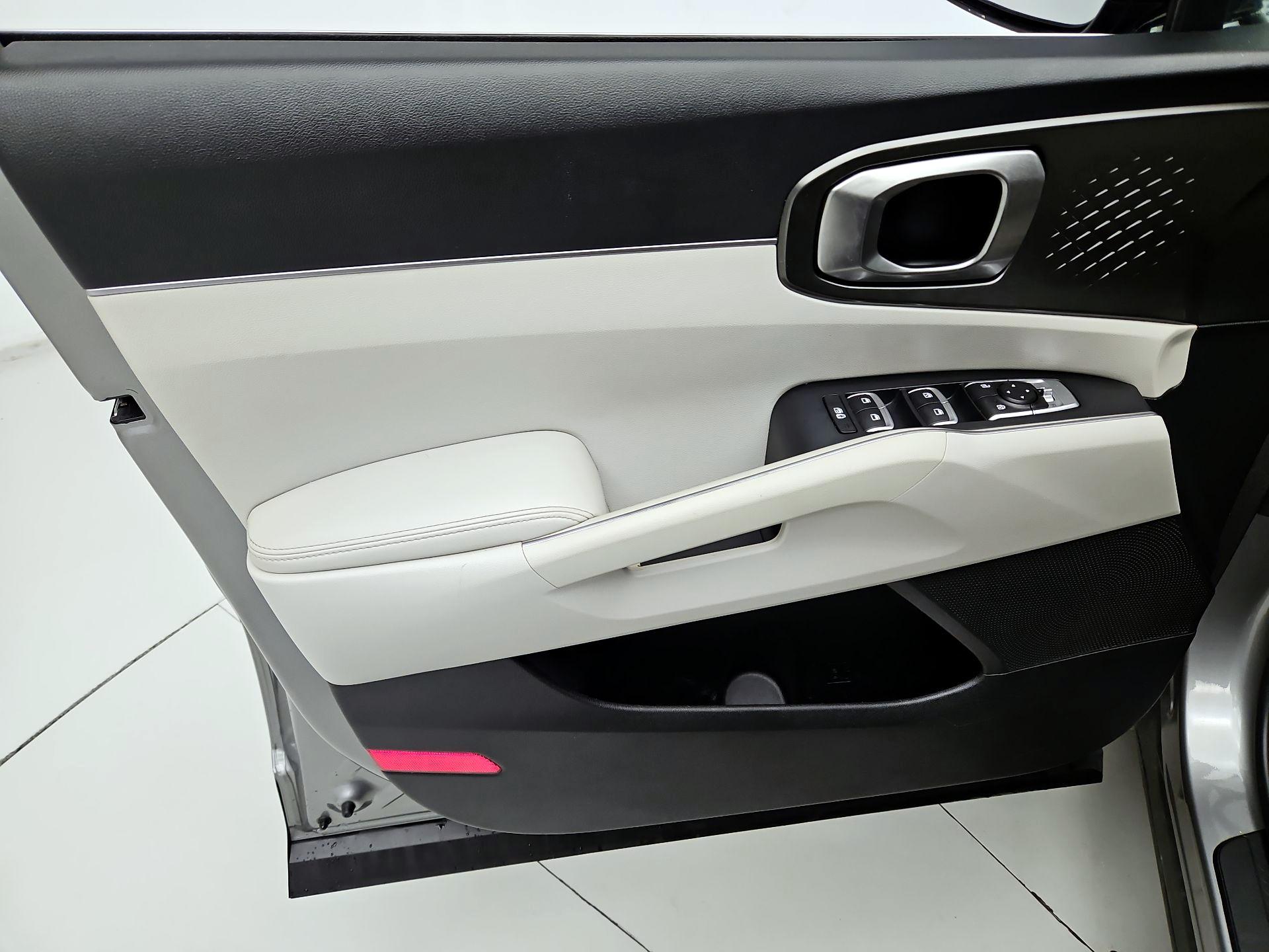 Thumbnail: 2024 Kia Sorento - 12