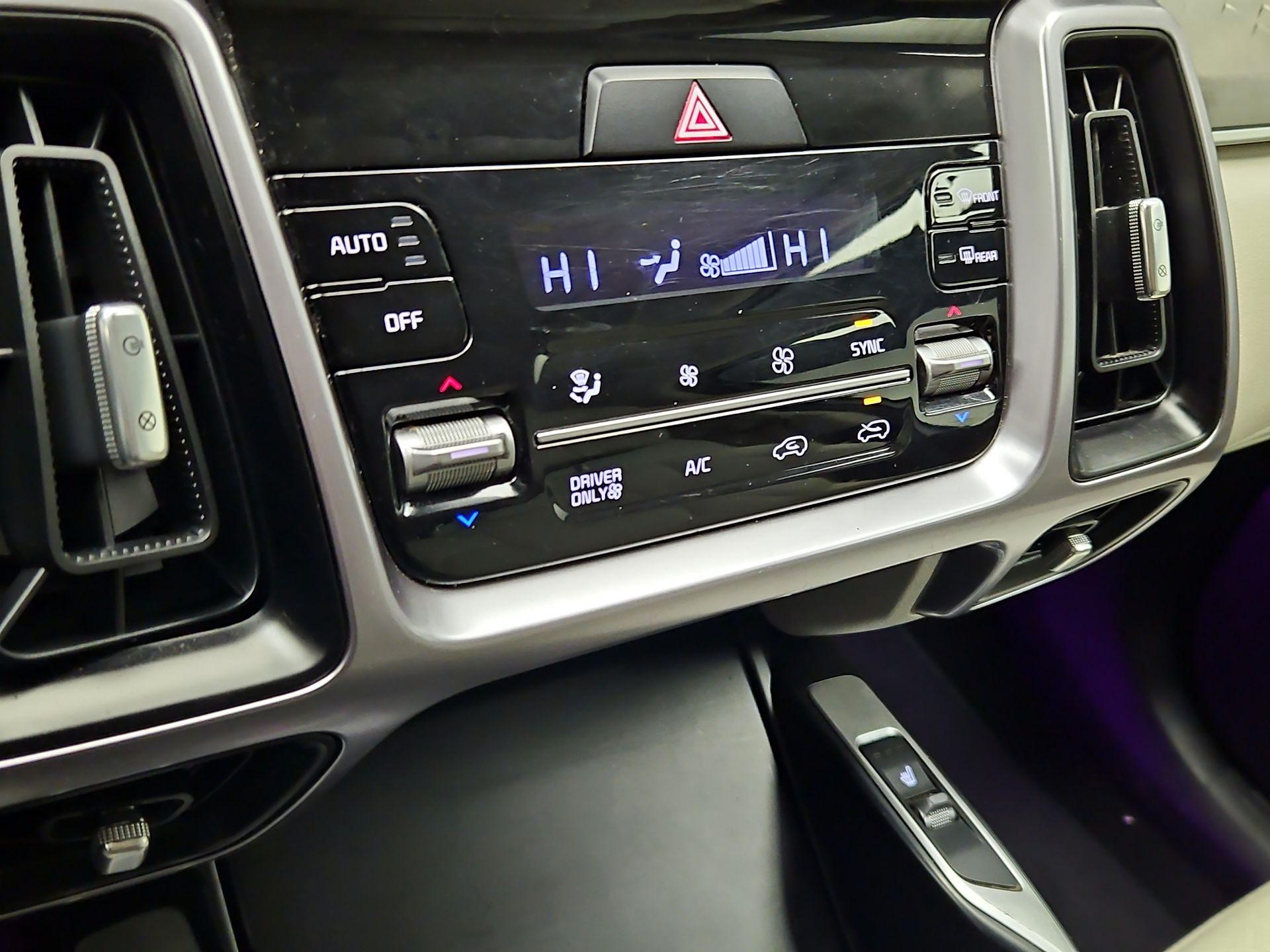 Thumbnail: 2024 Kia Sorento - 17