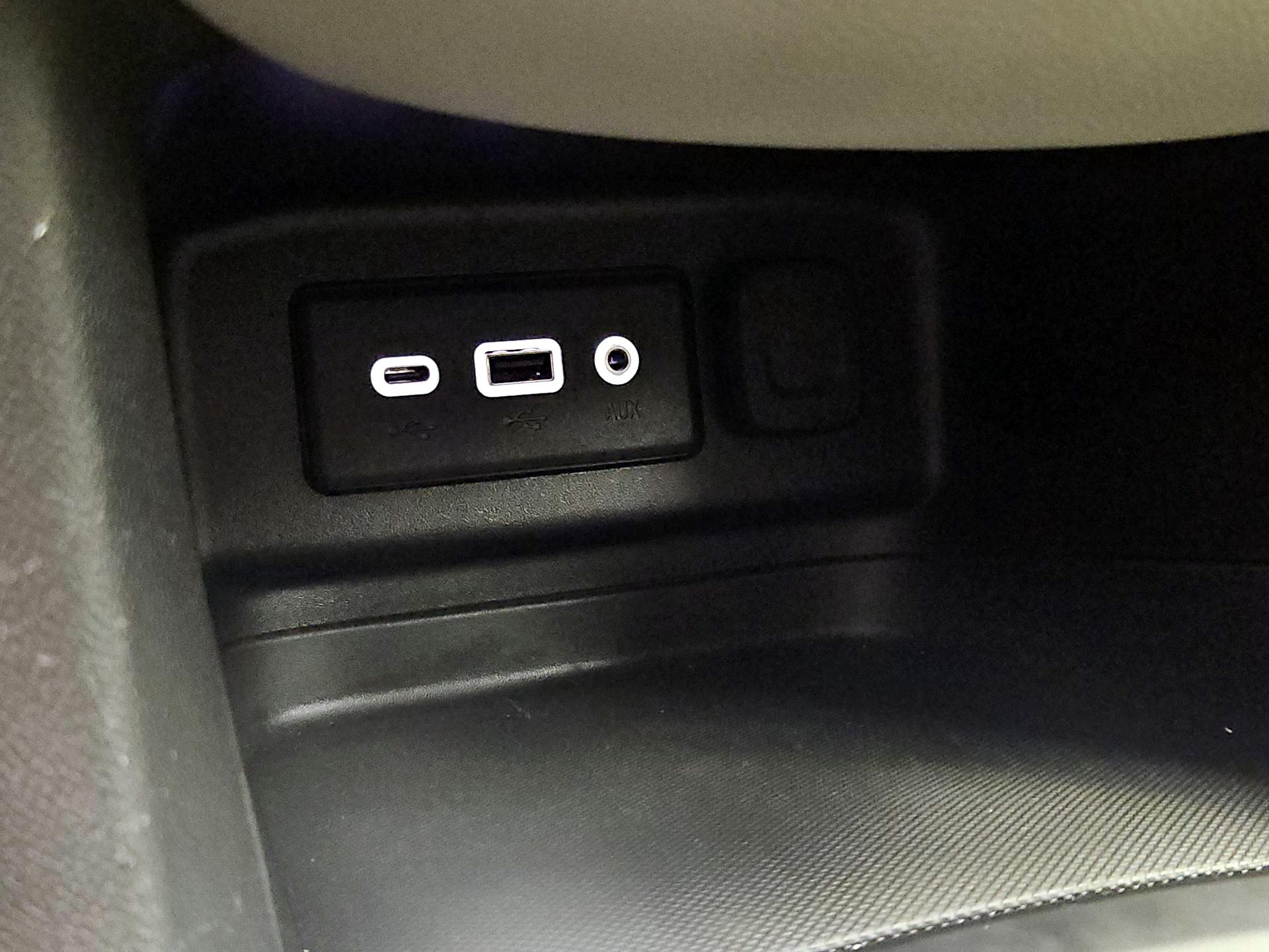 Thumbnail: 2023 Chevrolet Equinox - 18