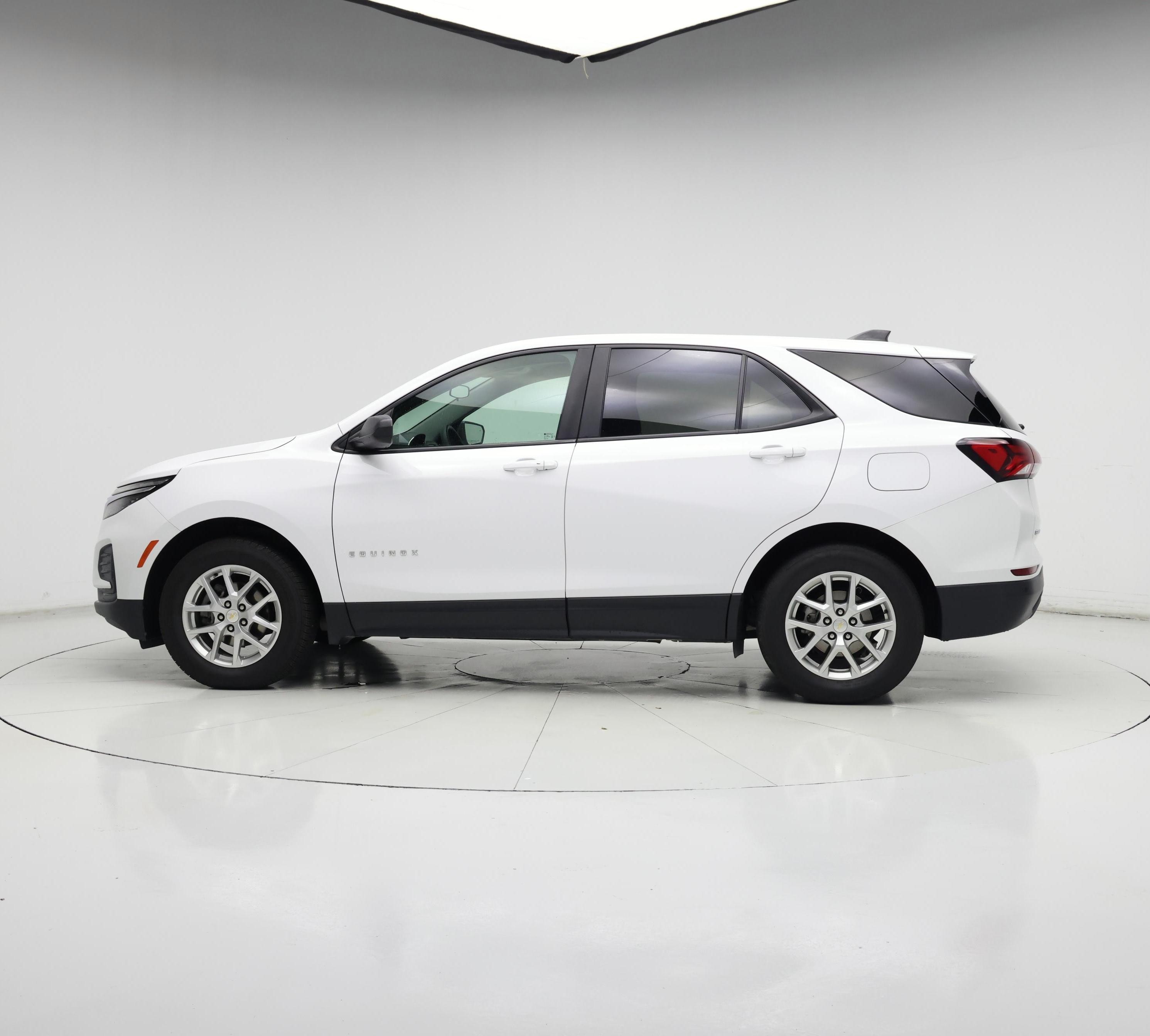 Thumbnail: 2023 Chevrolet Equinox - 3