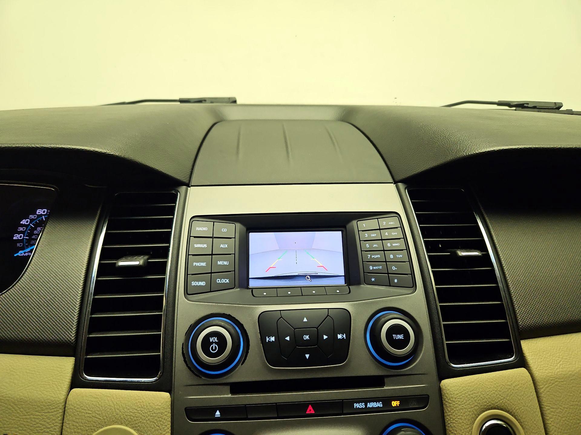 Thumbnail: 2016 Ford Taurus - 13