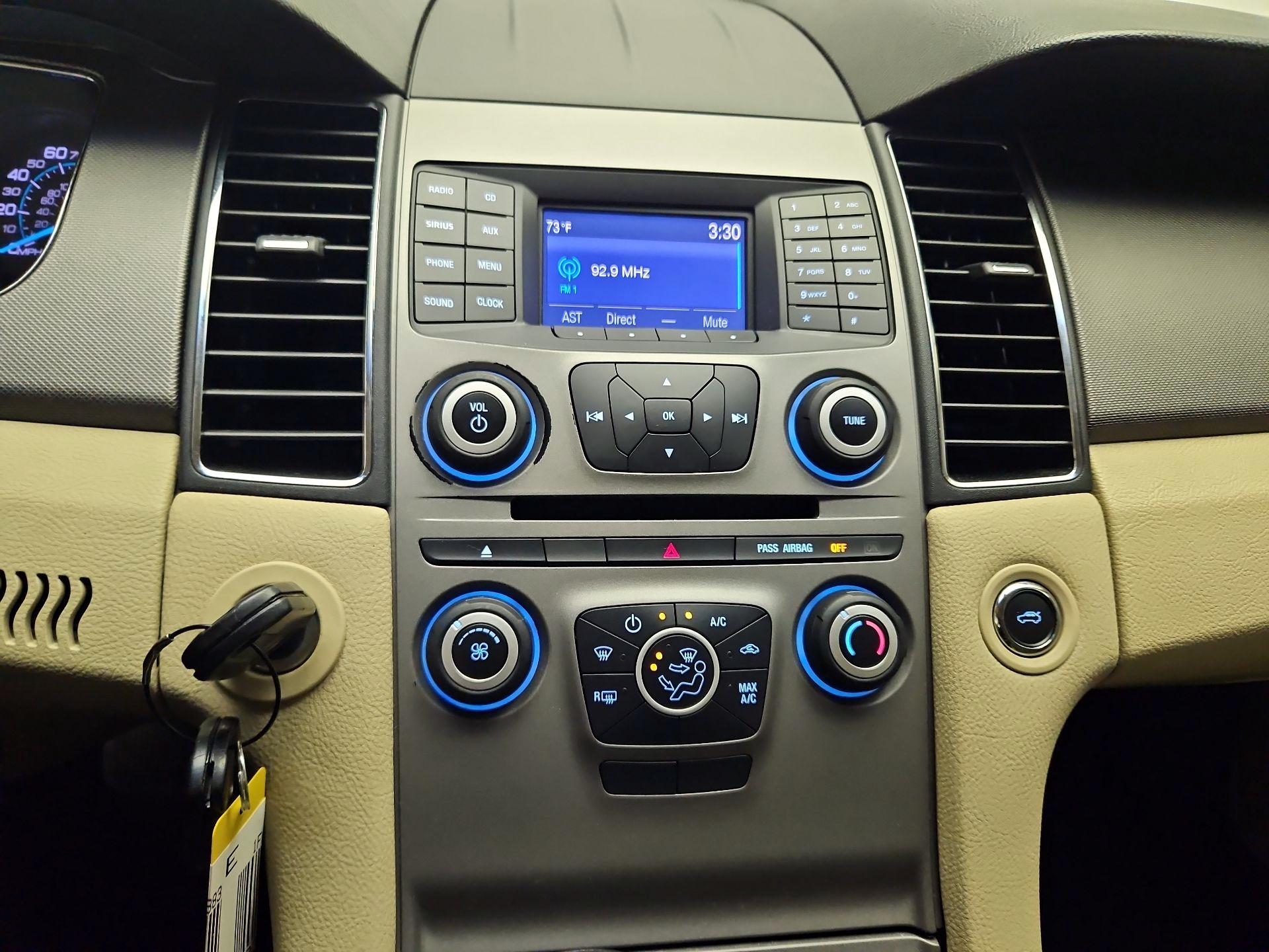 Thumbnail: 2016 Ford Taurus - 15