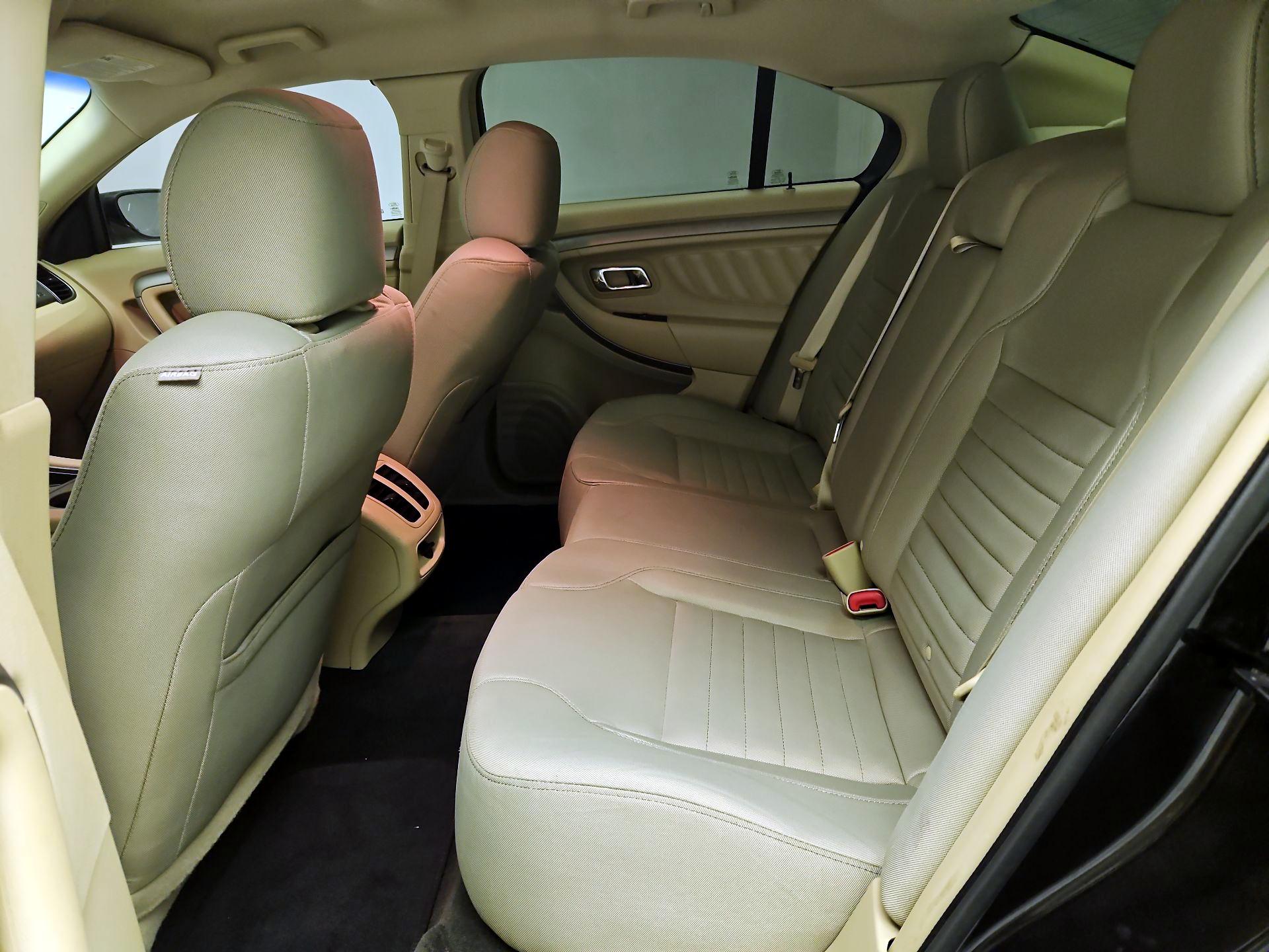 Thumbnail: 2016 Ford Taurus - 17