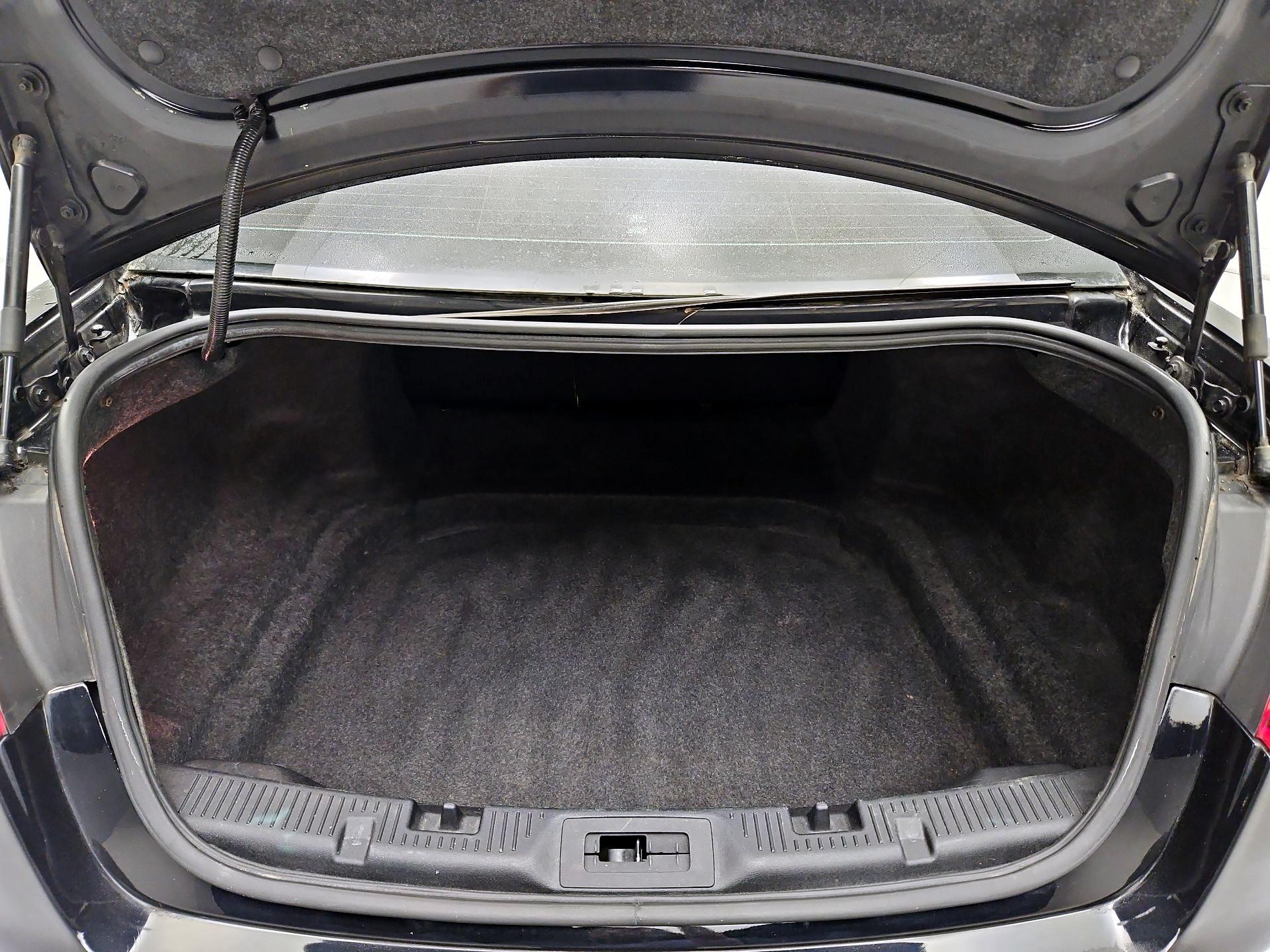 Thumbnail: 2016 Ford Taurus - 18