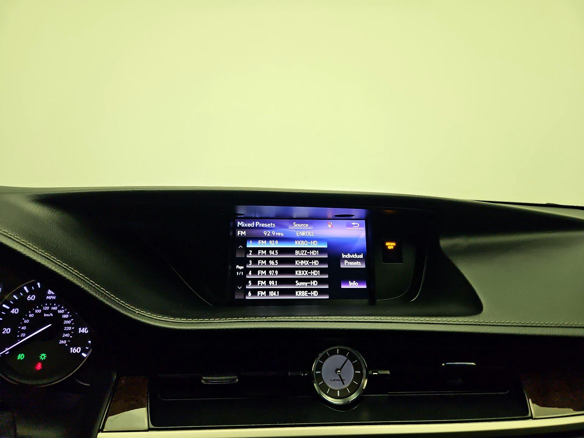 Thumbnail: 2018 Lexus ES - 14