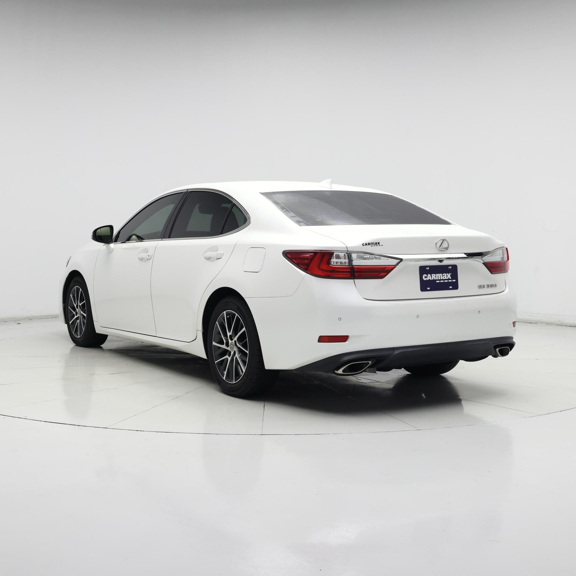 Thumbnail: 2018 Lexus ES - 2